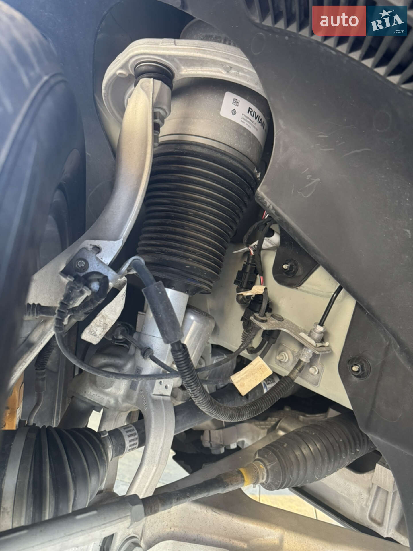Rivian R1S 2024 VIN 7PDSGABA9RN043650 фото оголошення 36 з 45