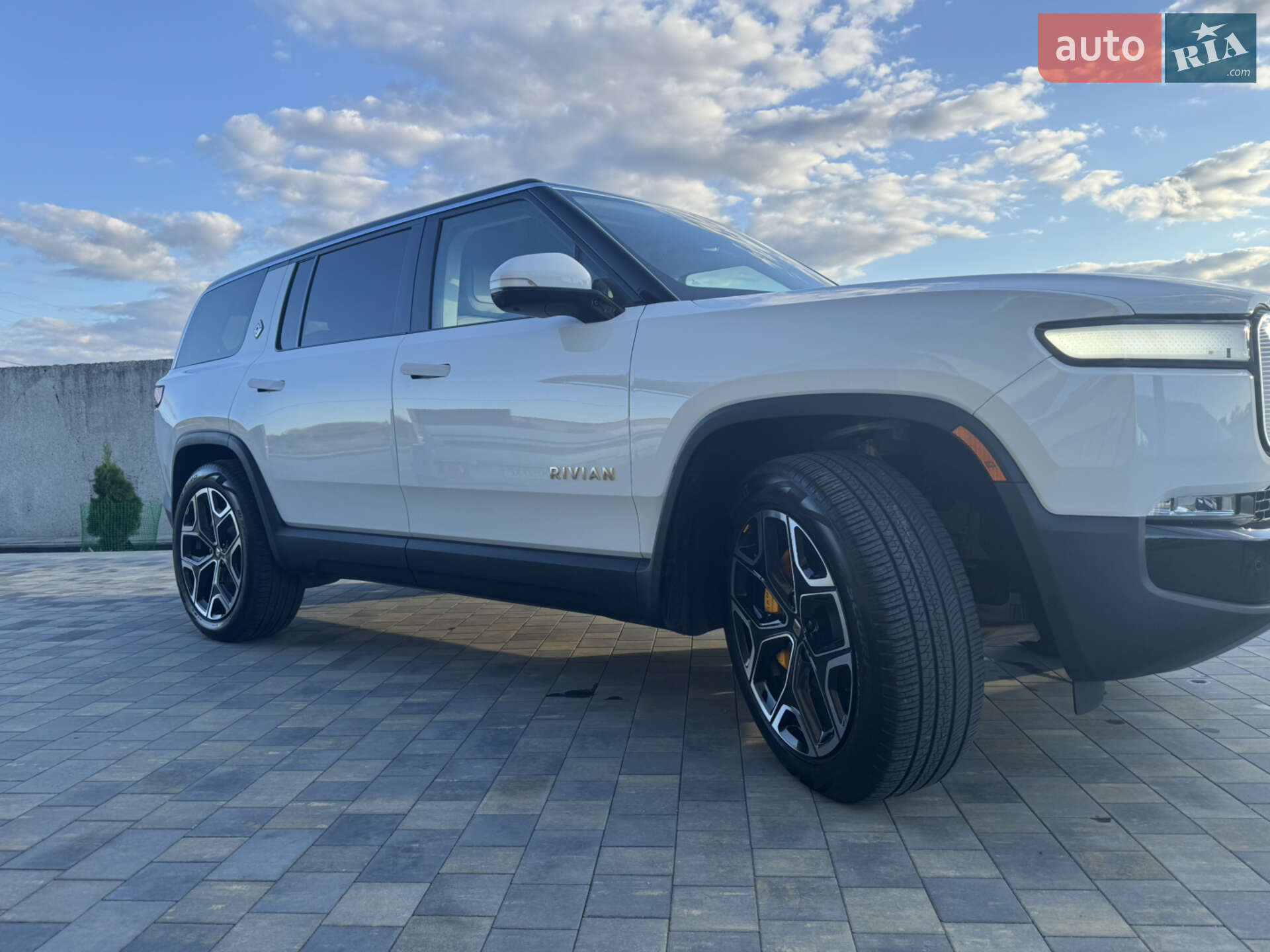 Rivian R1S 2024 VIN 7PDSGABA9RN043650 фото оголошення 41 з 45