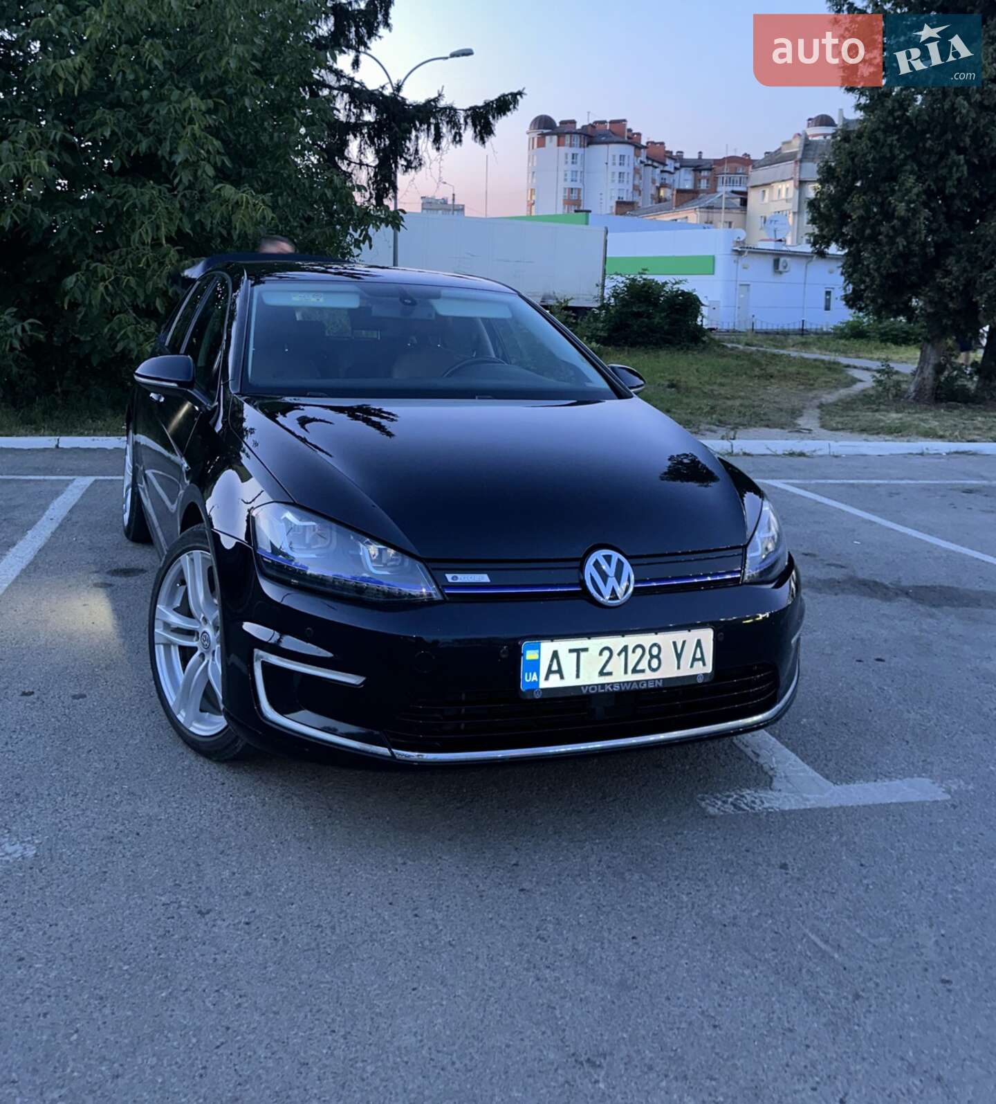 Volkswagen e-Golf 2014 VIN WVWZZZAUZFW900700 фото оголошення 3 з 13