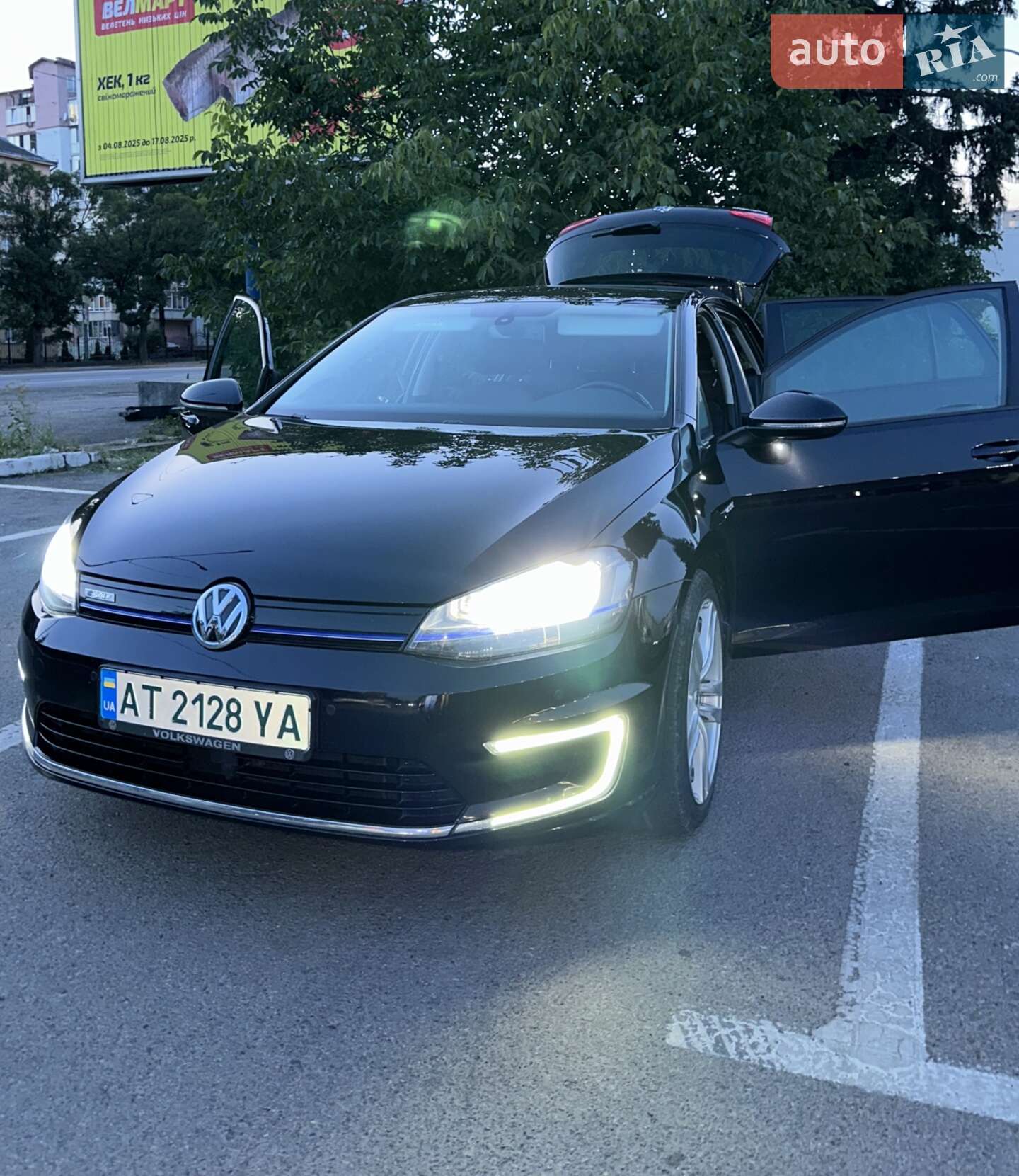 Volkswagen e-Golf 2014 VIN WVWZZZAUZFW900700 фото оголошення 10 з 13
