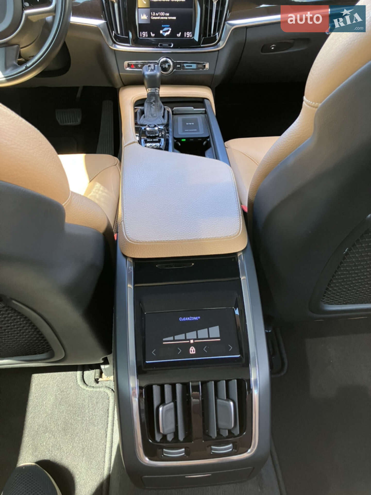Volvo S90 2017 VIN LVY982AK3JP024032 фото оголошення 11 з 18