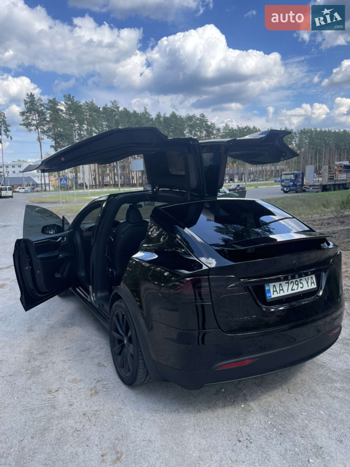Tesla Model X 2020 VIN 5YJXCAE25LF231035 фото оголошення 5 з 21