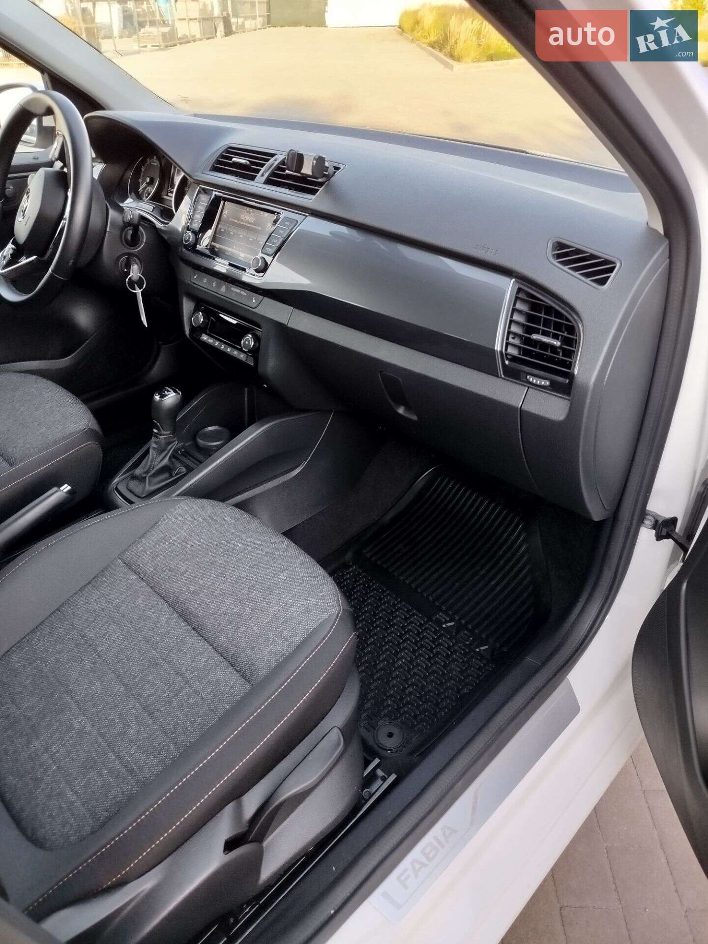 Skoda Fabia 2022 VIN TMBJP6NJ8NZ019581 фото оголошення 10 з 15