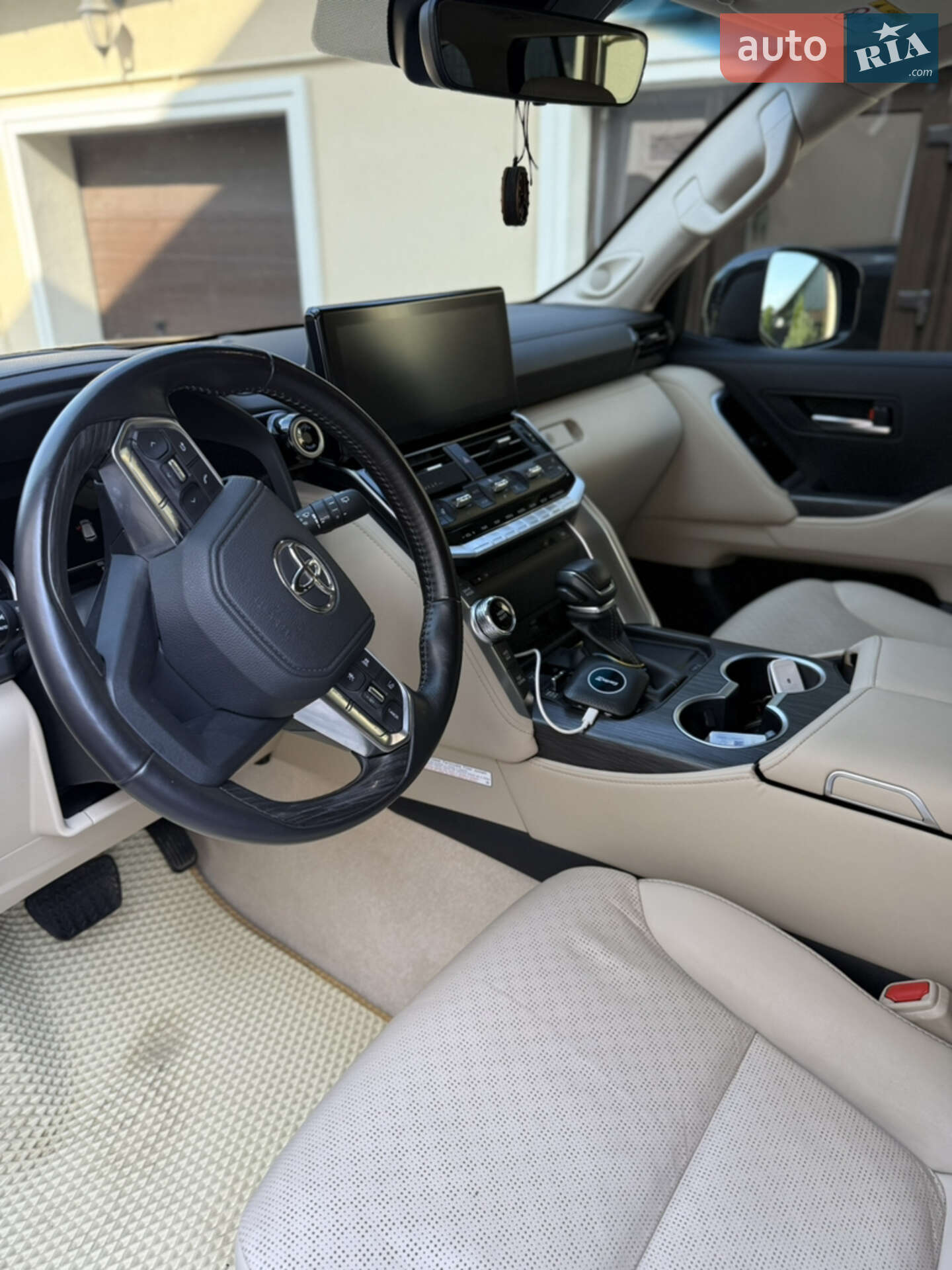 Toyota Land Cruiser 2022 VIN JTMAAABJ004032243 фото оголошення 5 з 10