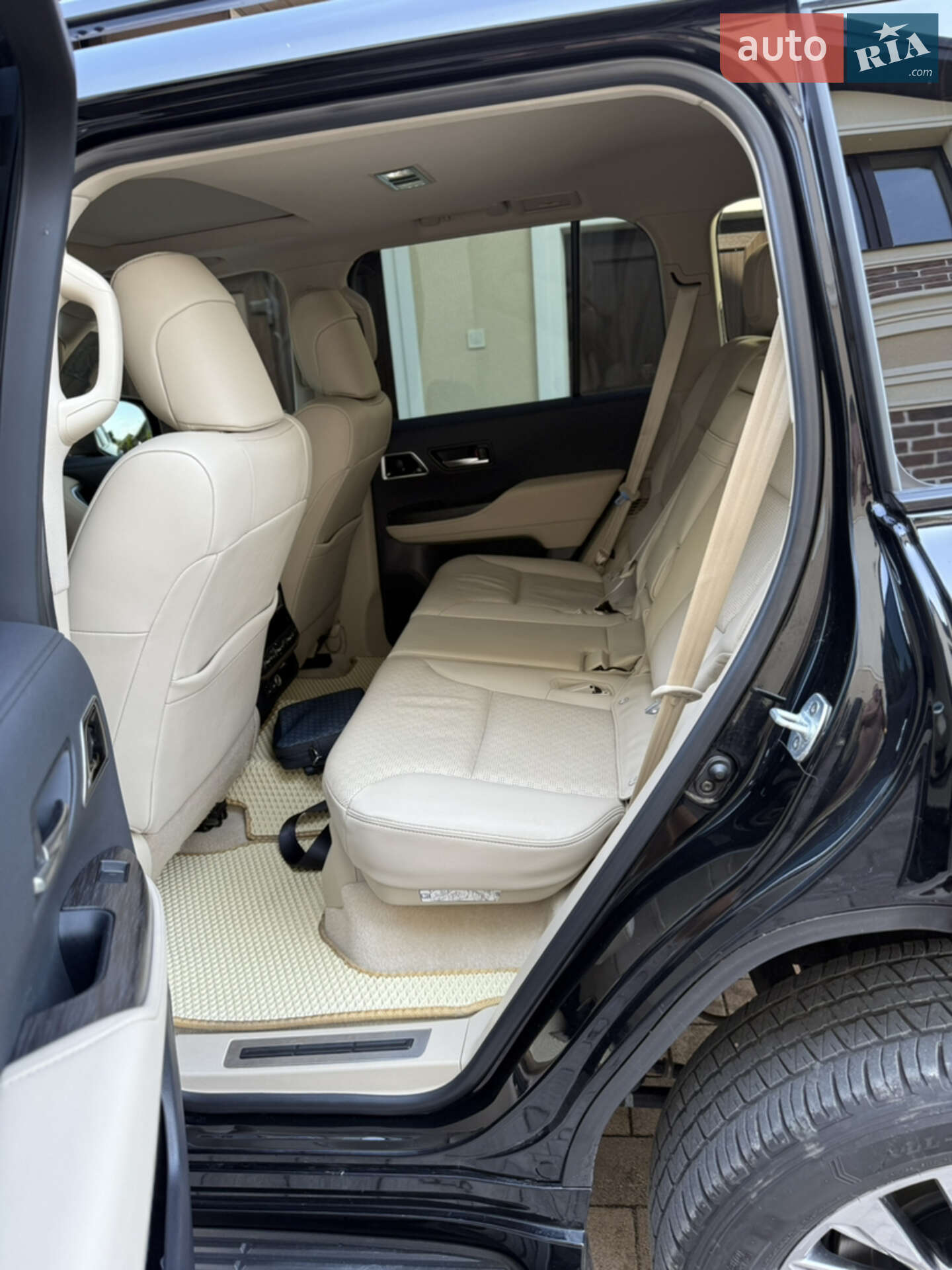 Toyota Land Cruiser 2022 VIN JTMAAABJ004032243 фото оголошення 6 з 10