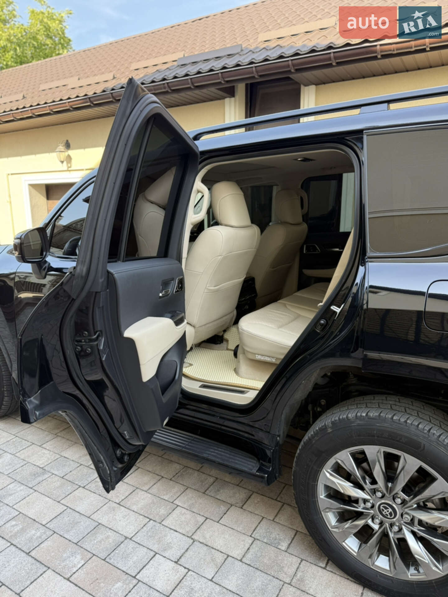 Toyota Land Cruiser 2022 VIN JTMAAABJ004032243 фото оголошення 7 з 10