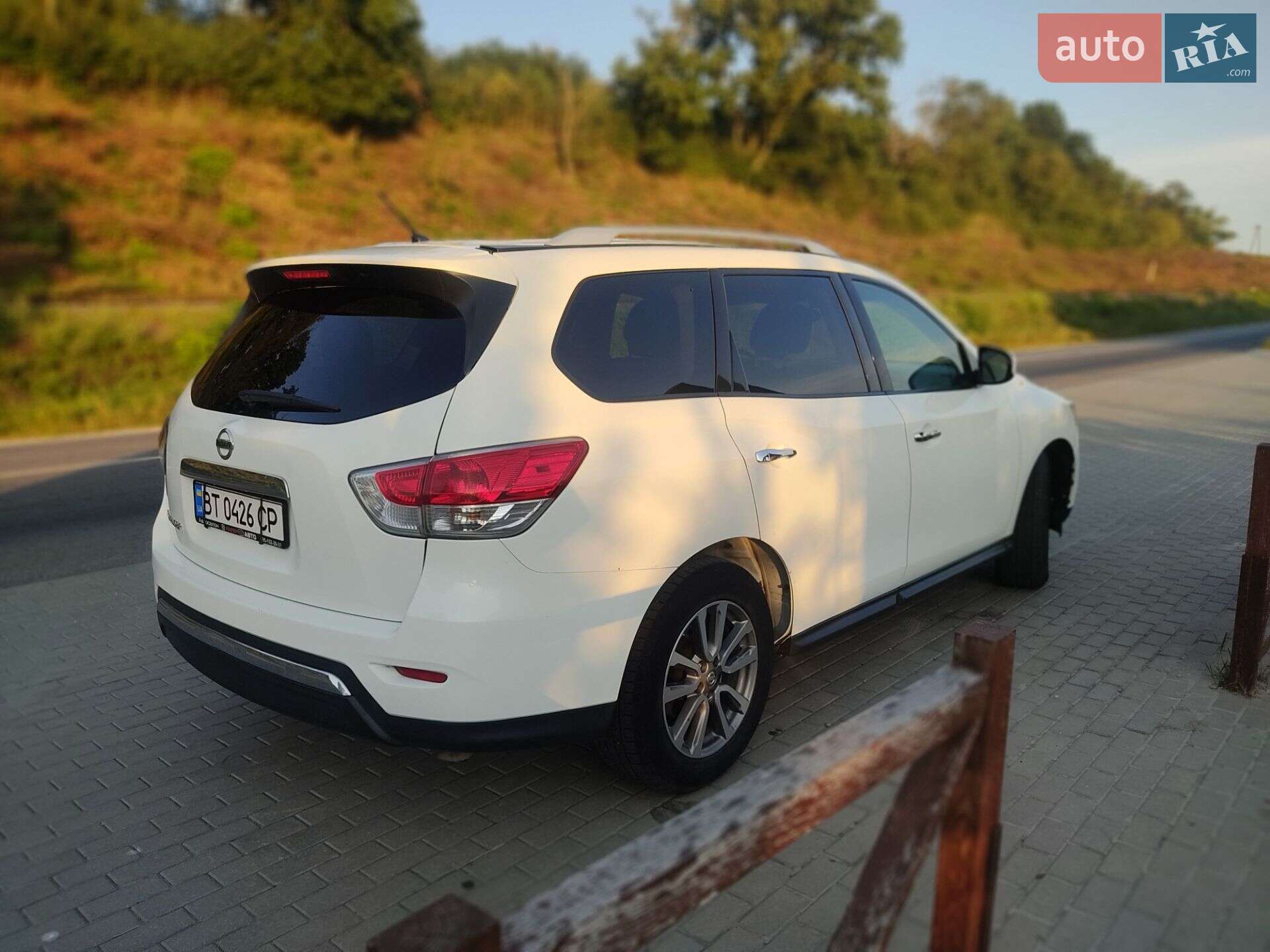 Nissan Pathfinder 2015 VIN 5N1AR2MN4FC646785 фото оголошення 2 з 26