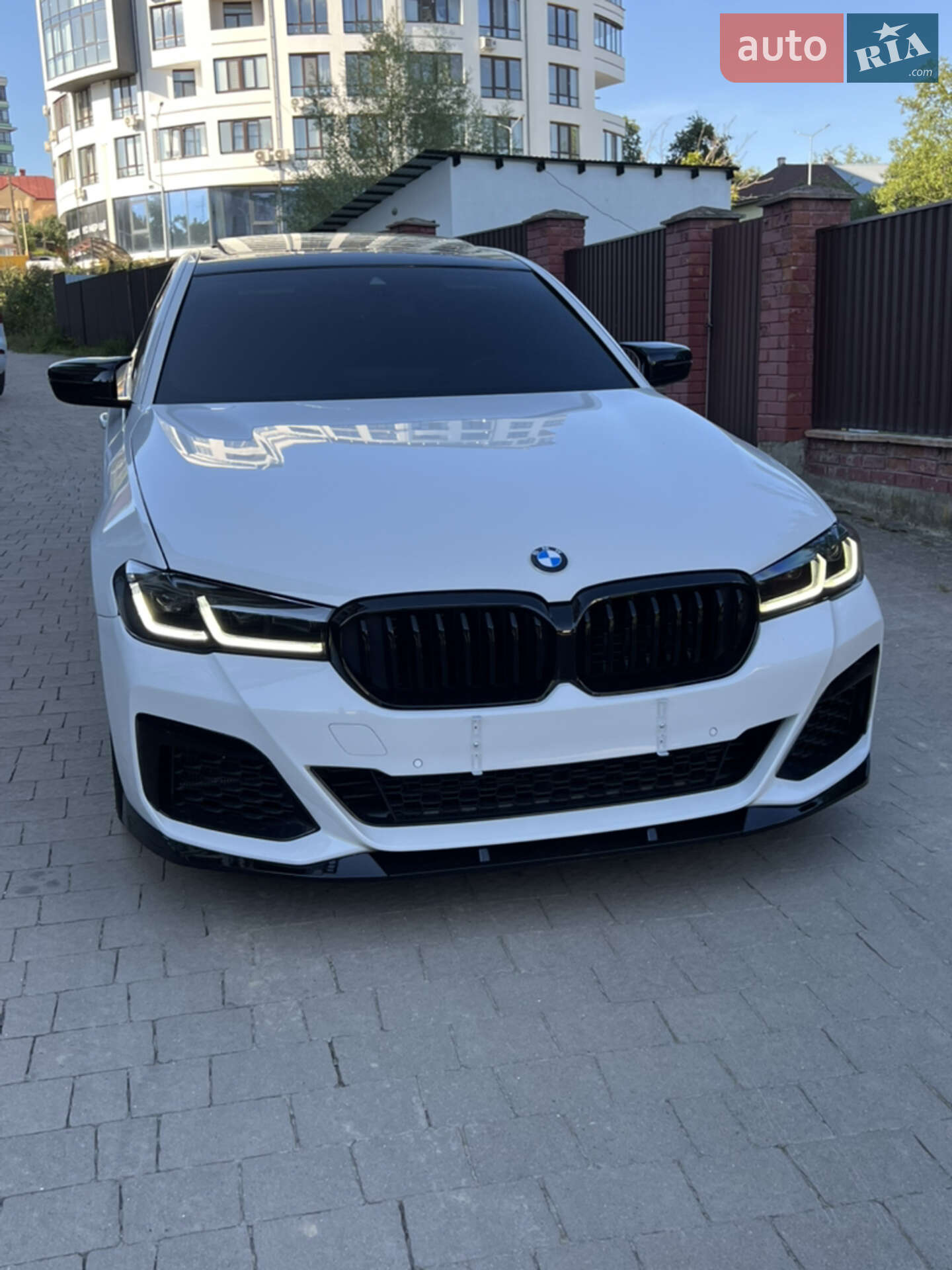 BMW 5 Series 2022 VIN WBA73BJ00NCJ89882 фото оголошення 4 з 70