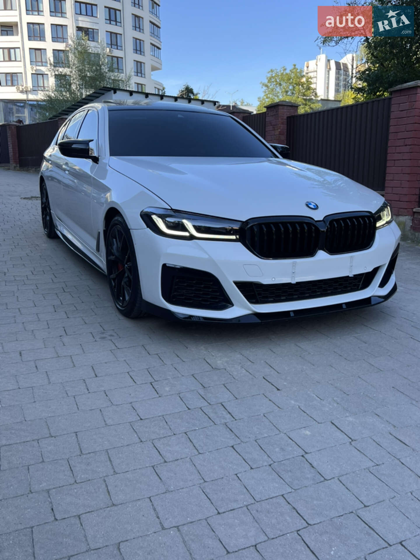 BMW 5 Series 2022 VIN WBA73BJ00NCJ89882 фото оголошення 5 з 70
