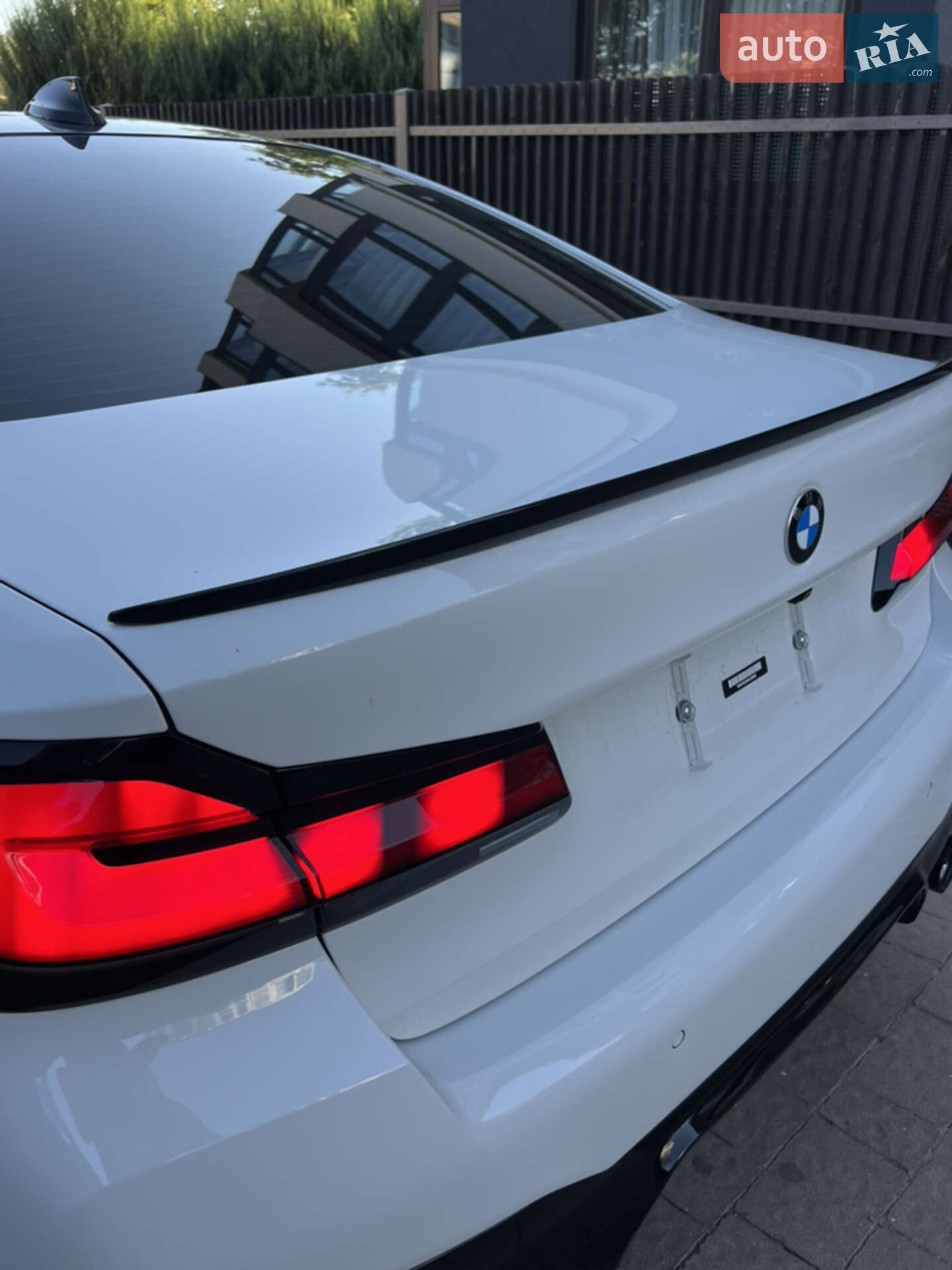 BMW 5 Series 2022 VIN WBA73BJ00NCJ89882 фото оголошення 17 з 70