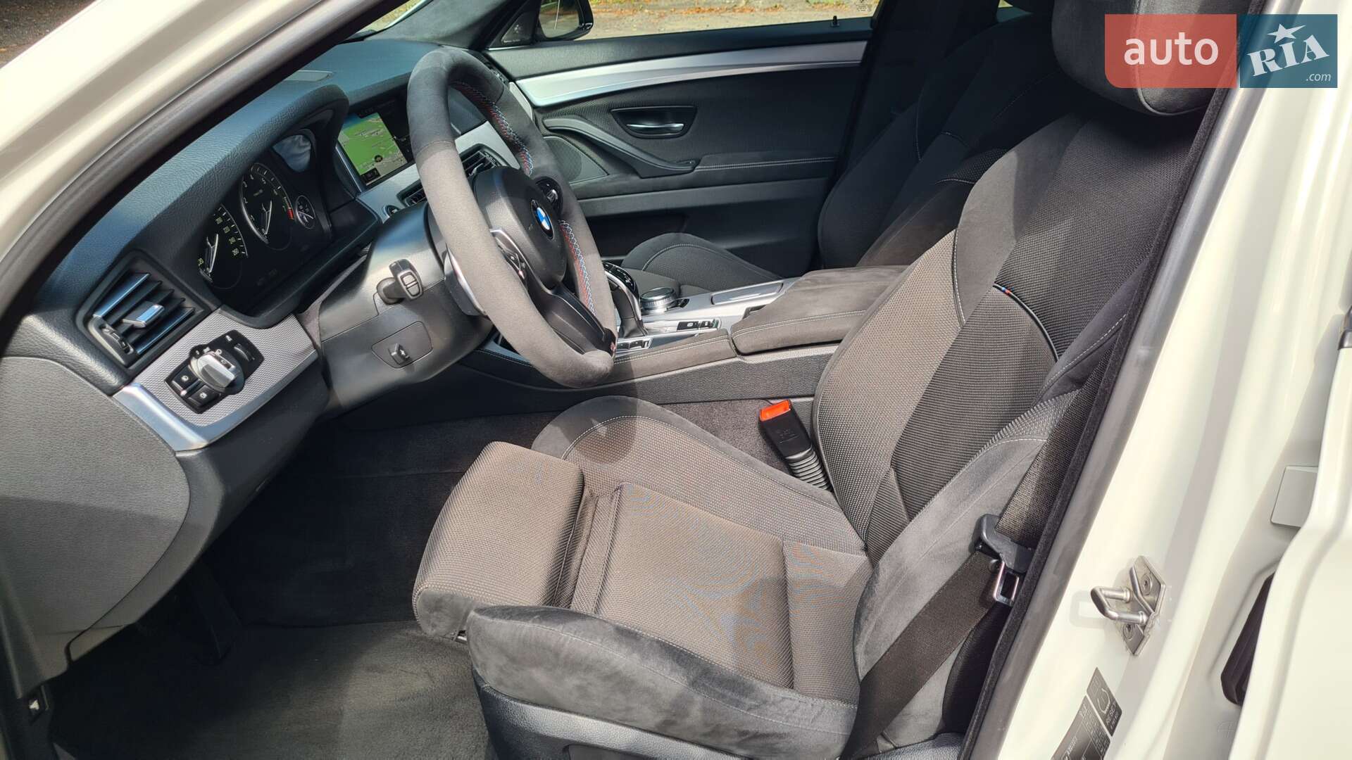 BMW 5 Series 2011 VIN WBAFR11070C858940 фото оголошення 23 з 44