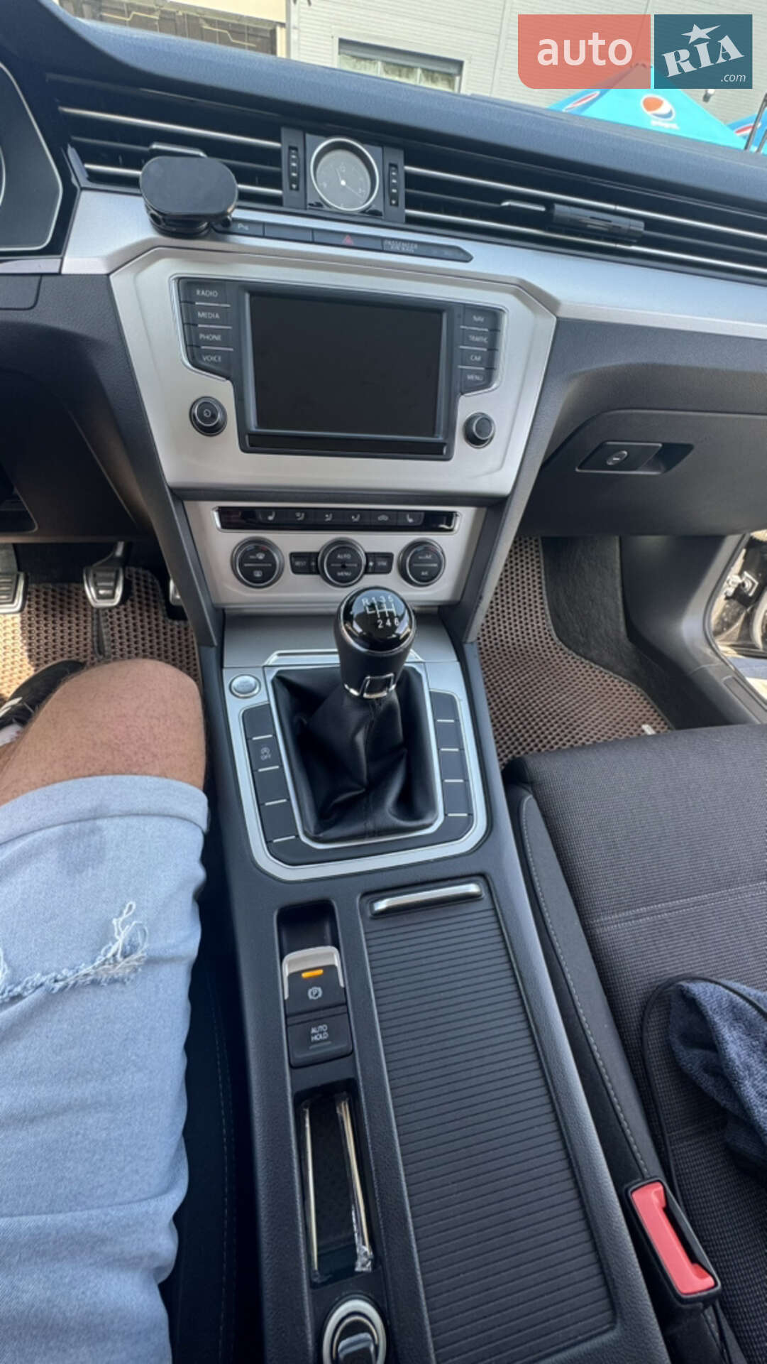Volkswagen Passat 2016 VIN WVWZZZ3CZGE230109 фото оголошення 17 з 32