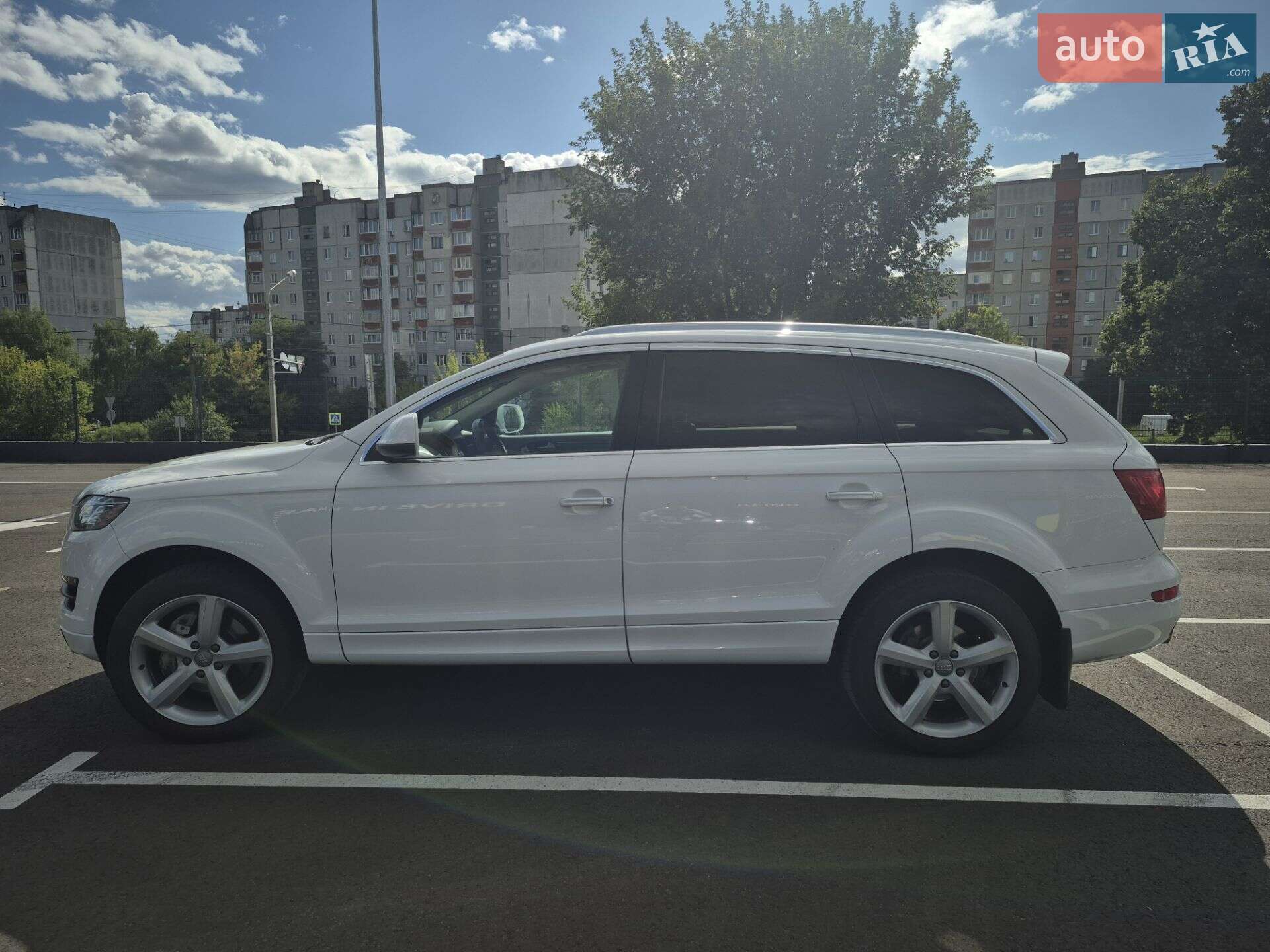 Audi Q7 2014 VIN WA1CGAFE3ED019802 фото оголошення 2 з 17