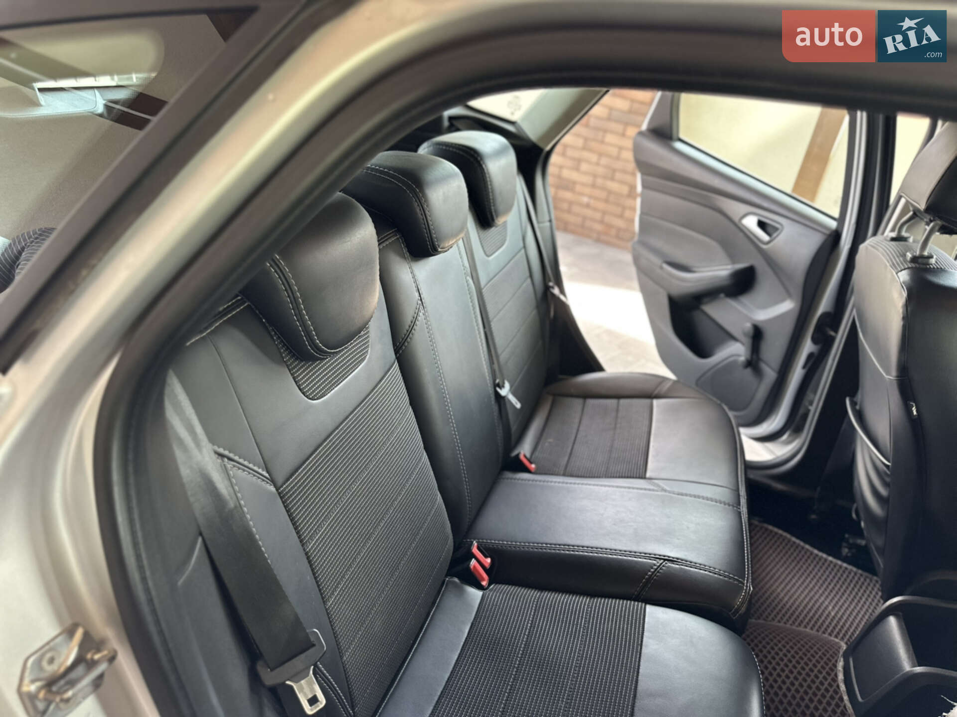Ford Focus 2013 VIN WF0KXXGCBKDK89856 фото оголошення 14 з 17