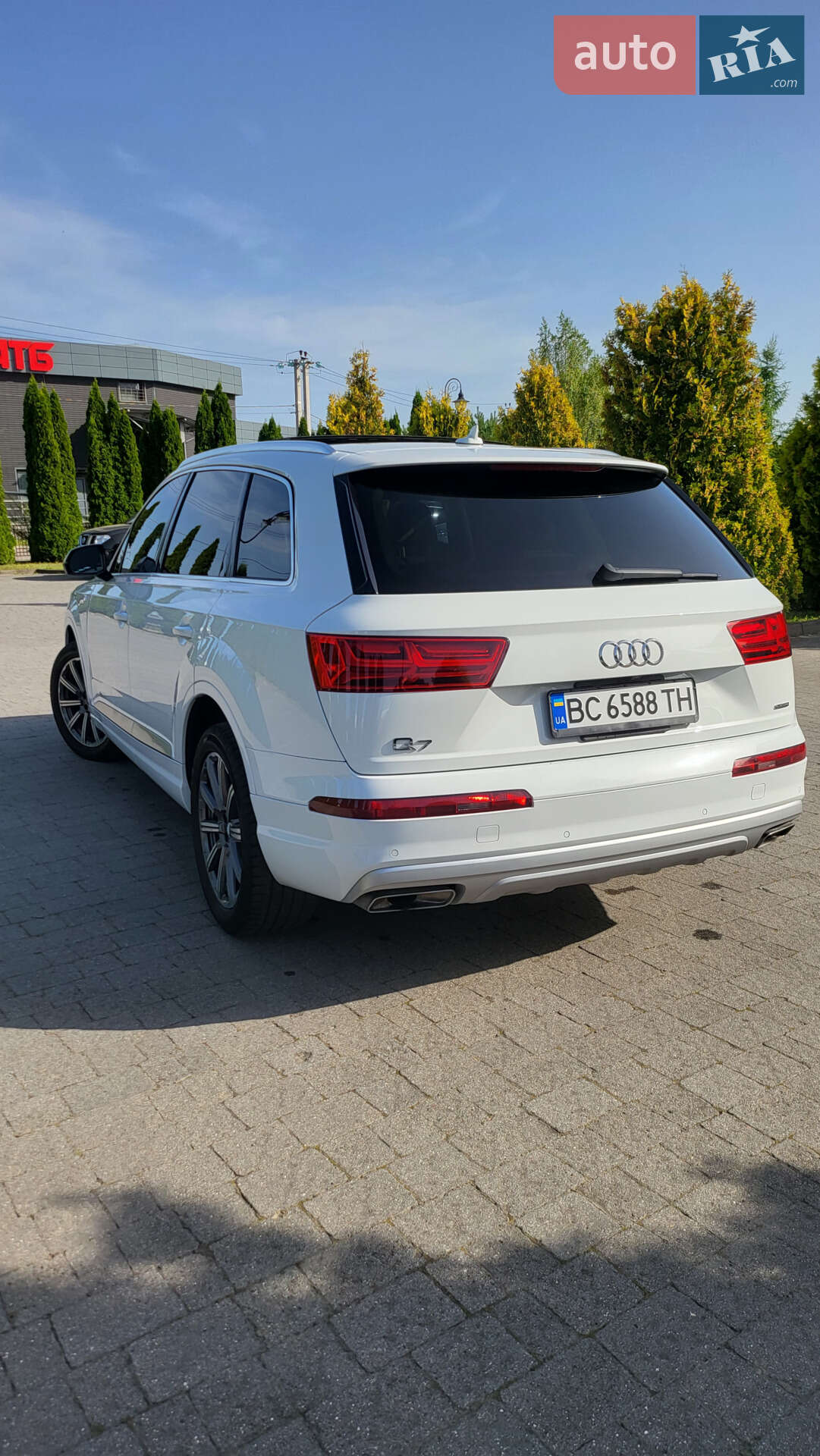 Audi Q7 2017 VIN WA1LHAF77JD021061 фото оголошення 2 з 17