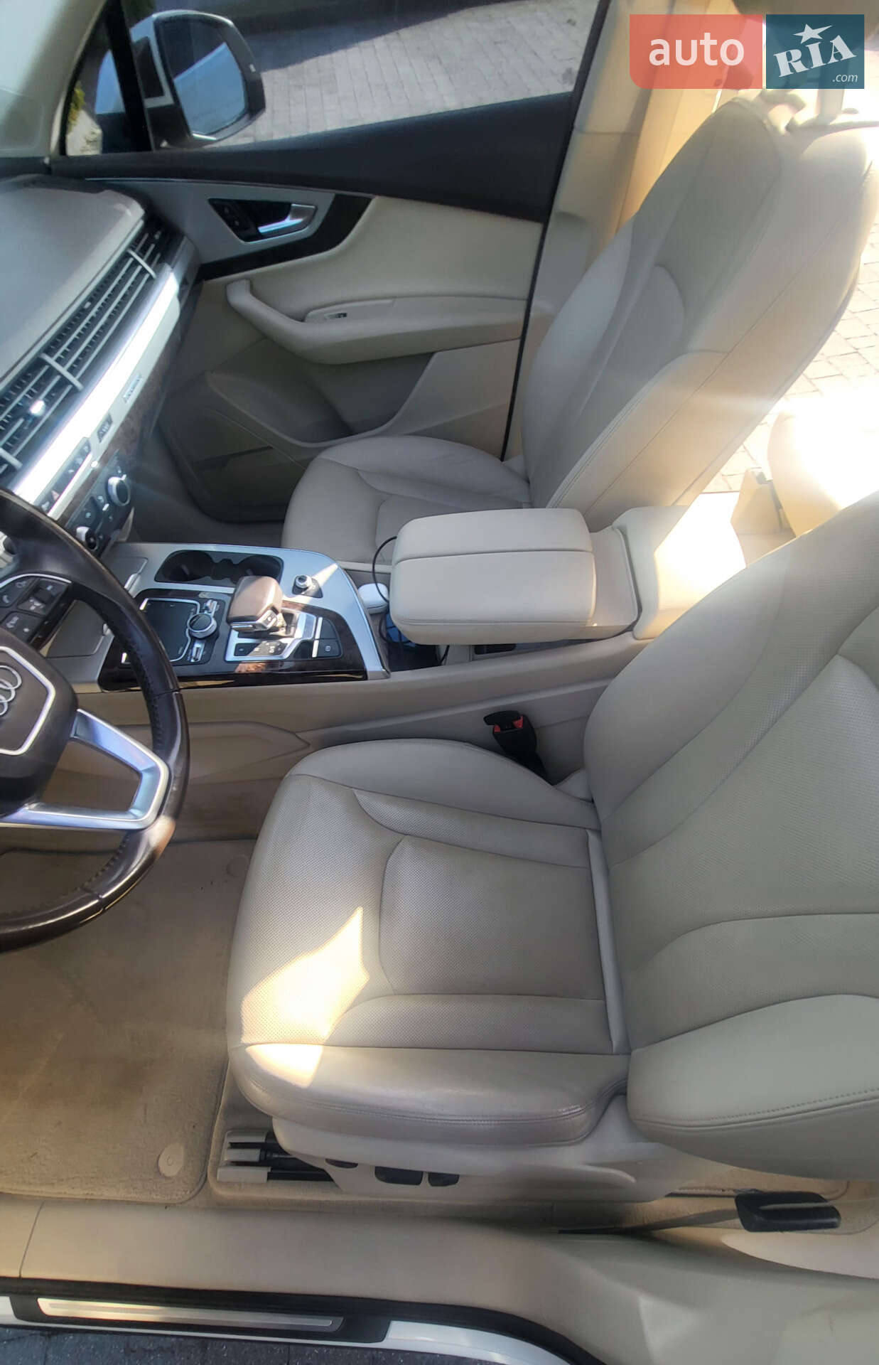 Audi Q7 2017 VIN WA1LHAF77JD021061 фото оголошення 10 з 17
