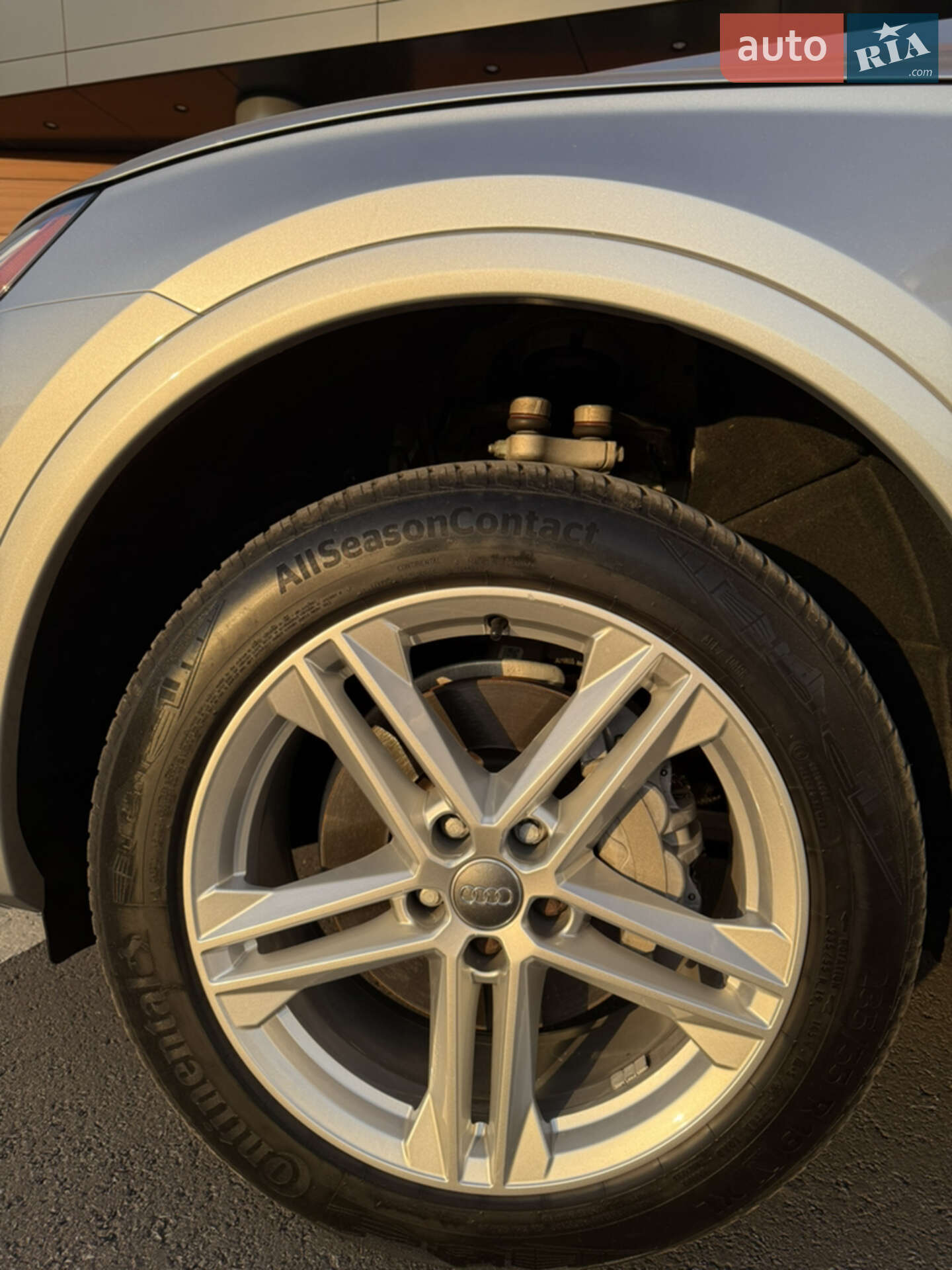 Audi Q5 2020 VIN WA1BAAFY1M2018875 фото оголошення 5 з 16