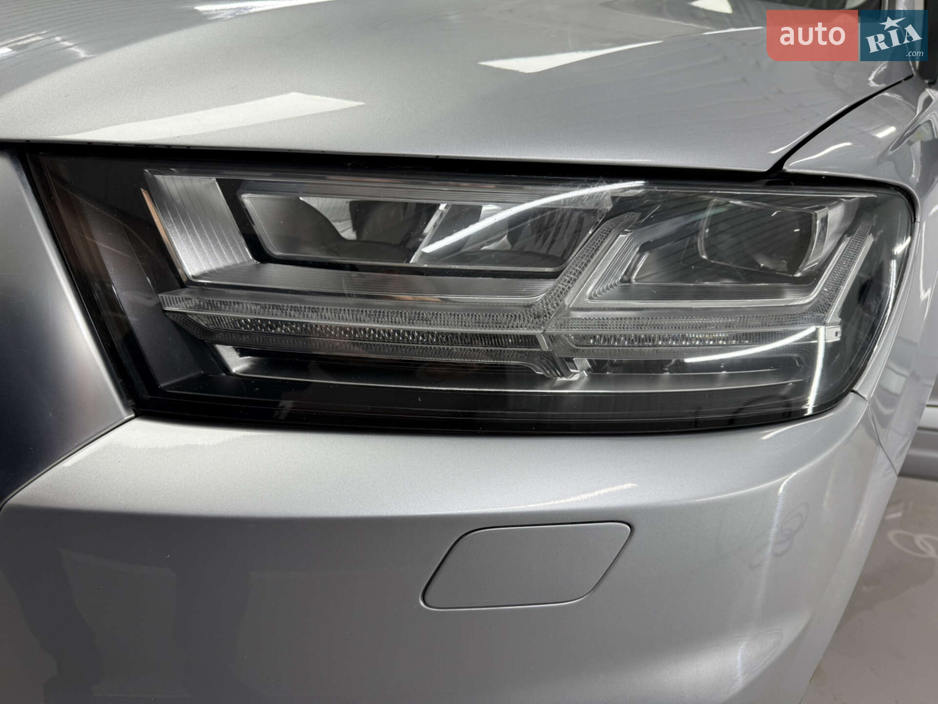 Audi Q7 2018 VIN WA1VAAF73JD031065 фото оголошення 6 з 30
