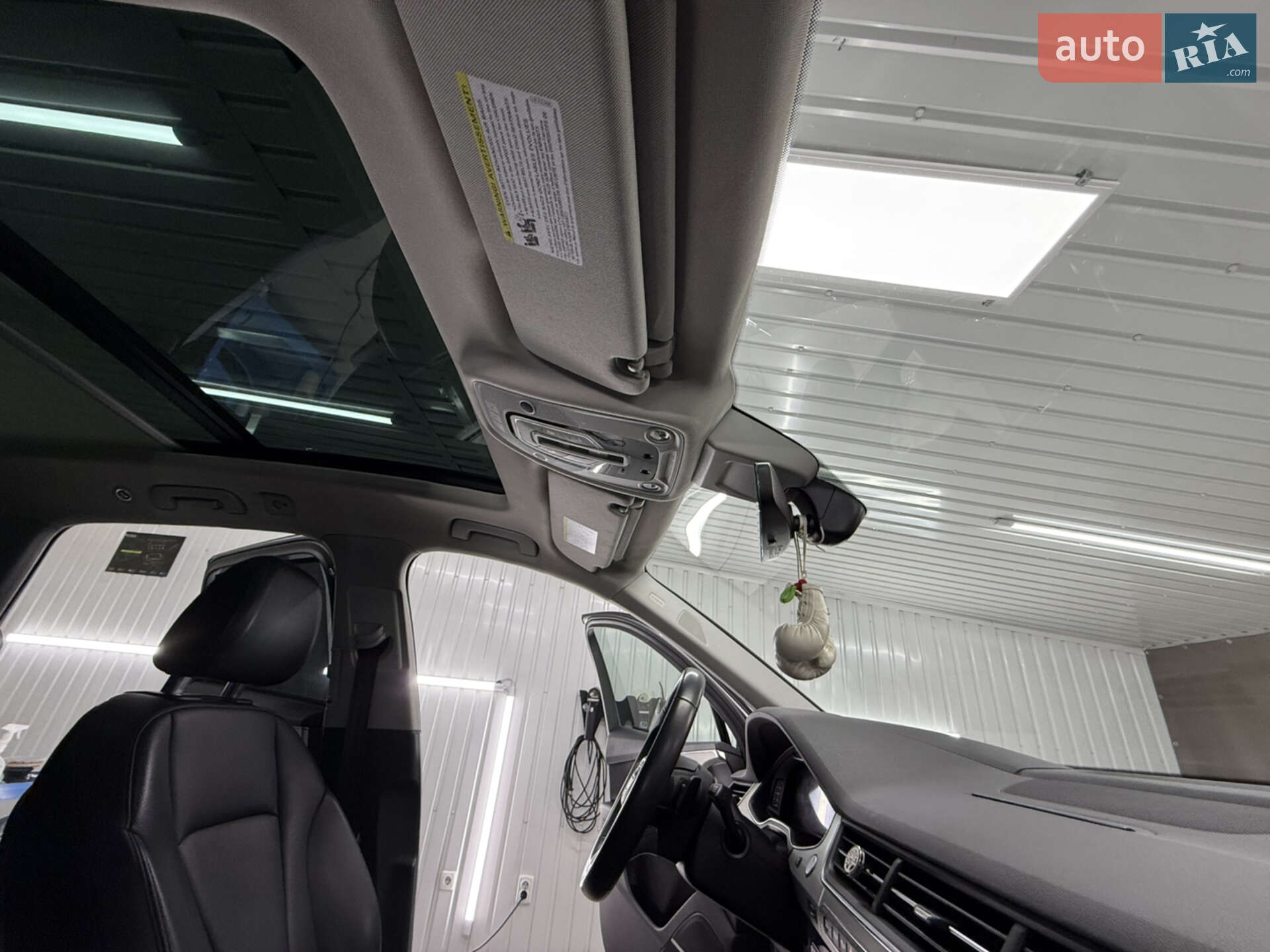Audi Q7 2018 VIN WA1VAAF73JD031065 фото оголошення 7 з 30
