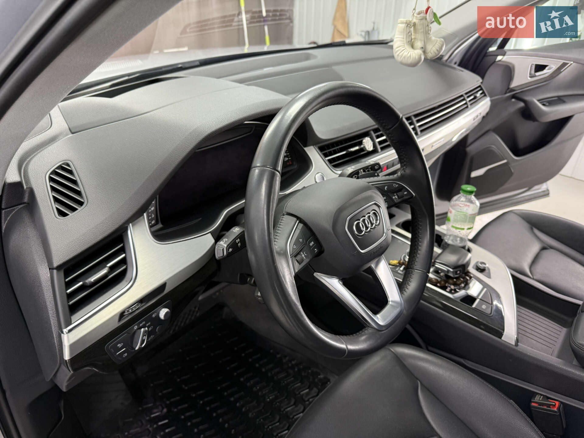 Audi Q7 2018 VIN WA1VAAF73JD031065 фото оголошення 14 з 30