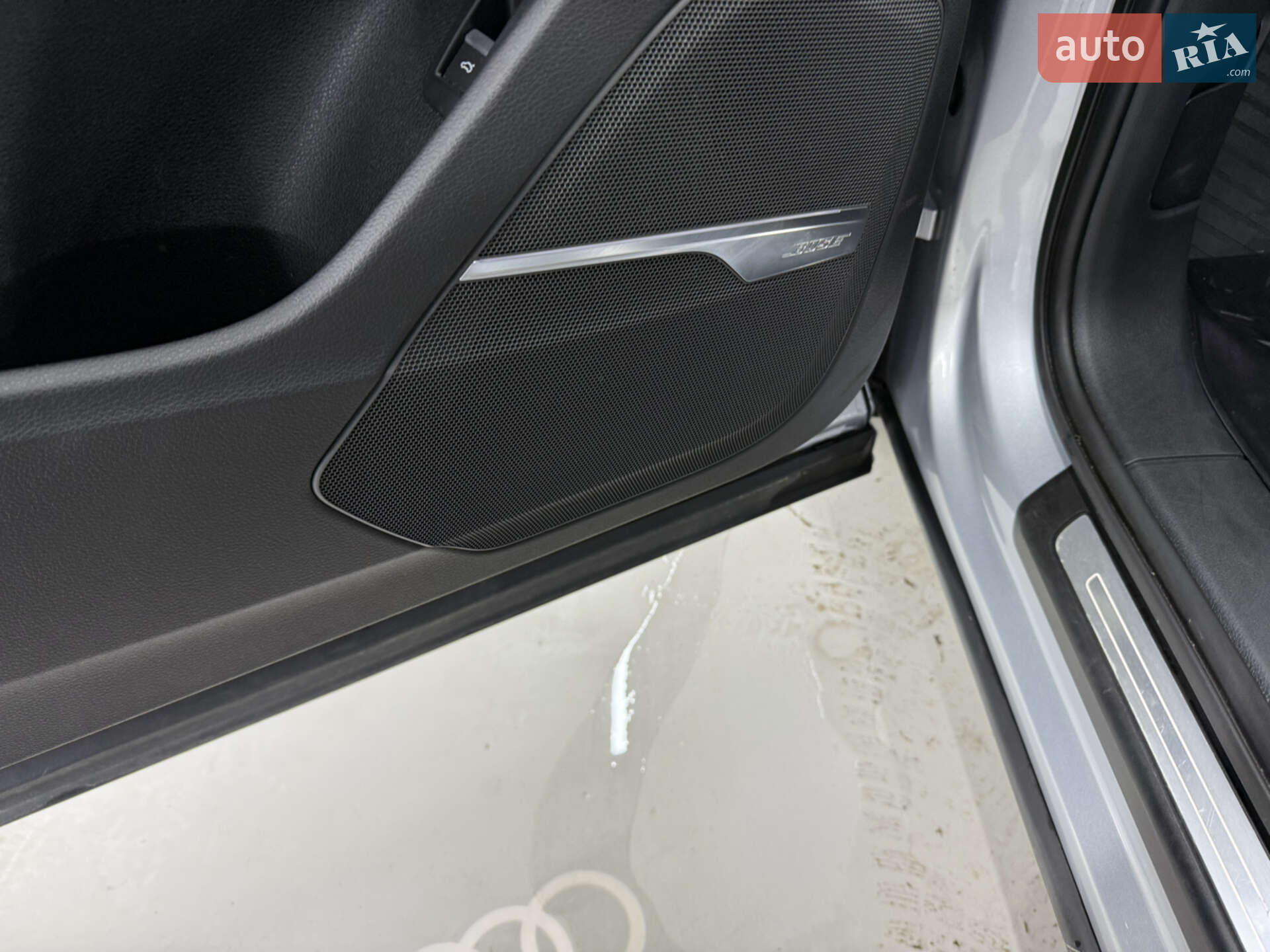Audi Q7 2018 VIN WA1VAAF73JD031065 фото оголошення 15 з 30