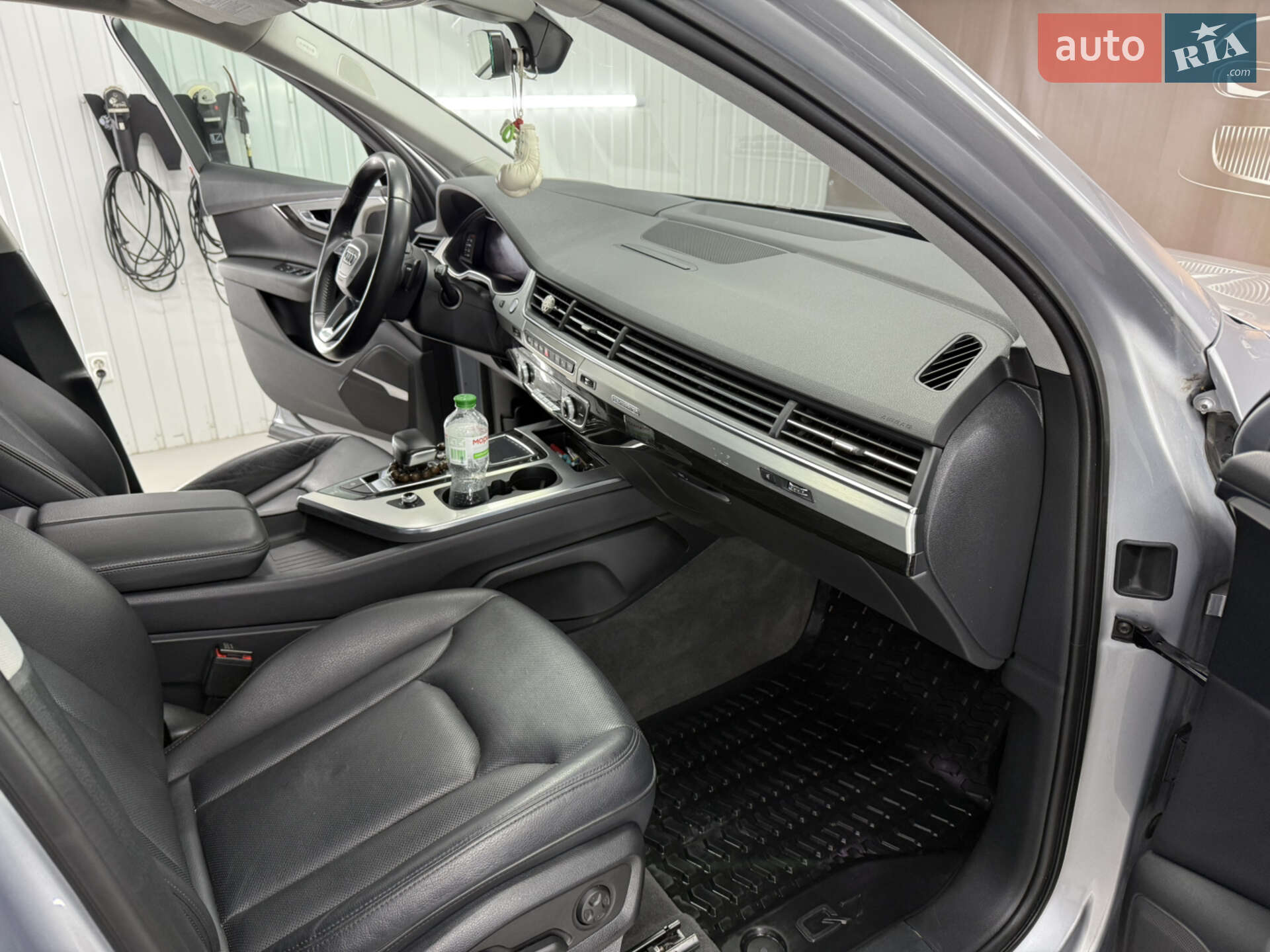 Audi Q7 2018 VIN WA1VAAF73JD031065 фото оголошення 17 з 30