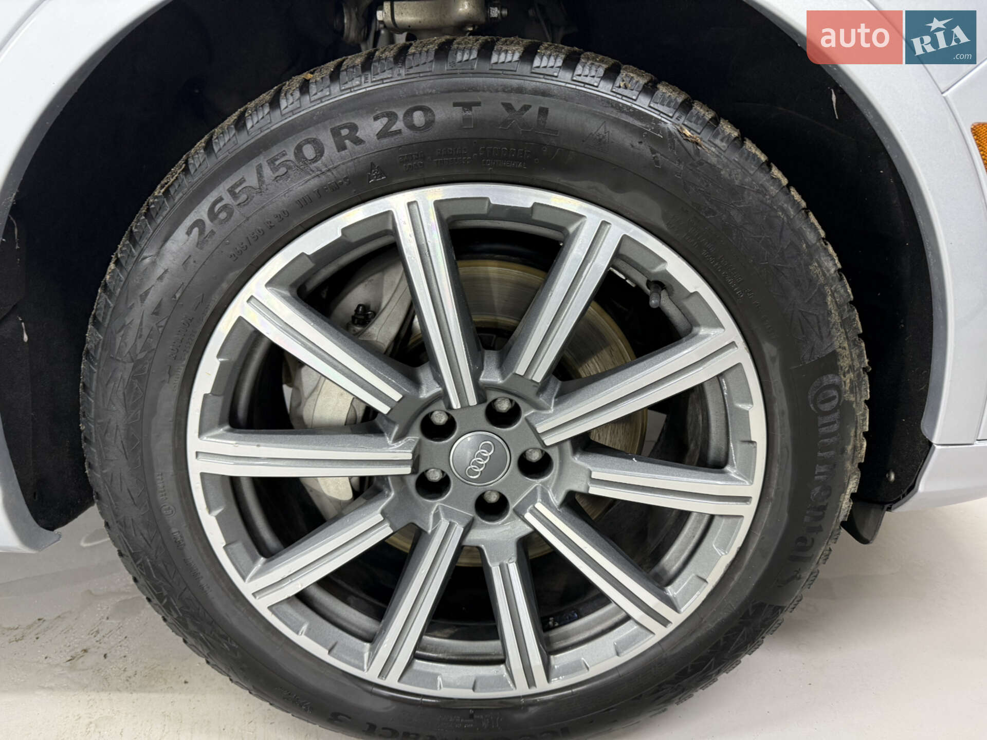Audi Q7 2018 VIN WA1VAAF73JD031065 фото оголошення 27 з 30