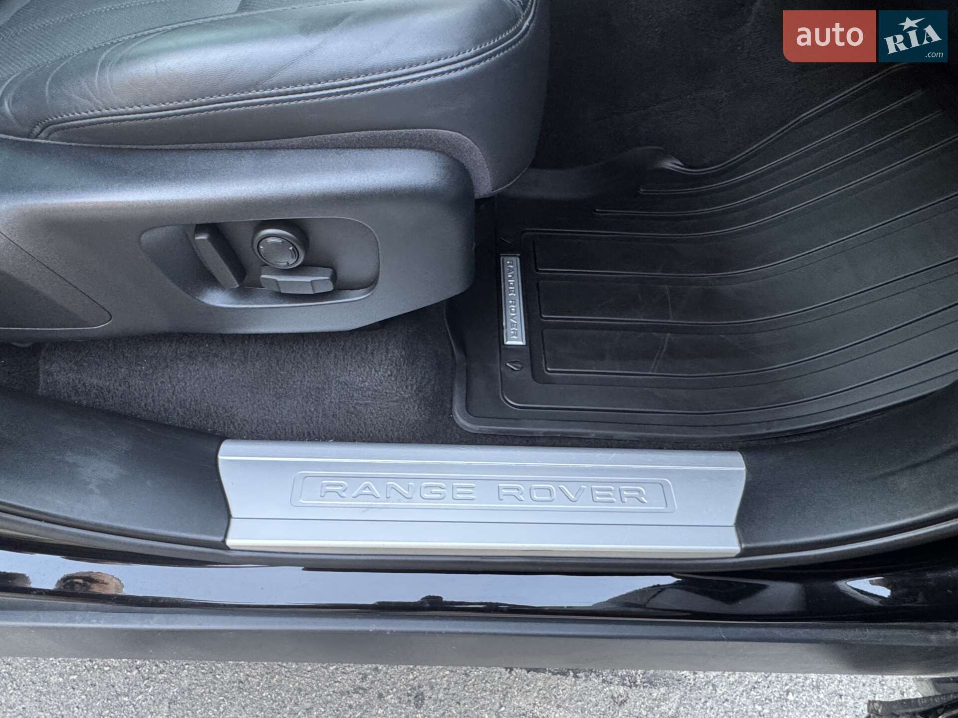 Land Rover Range Rover Sport 2019 VIN SALWR2SU1LA883030 фото оголошення 23 з 32