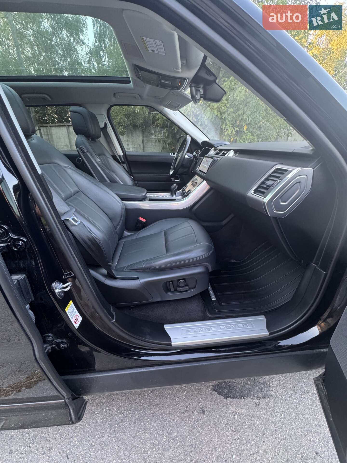 Land Rover Range Rover Sport 2019 VIN SALWR2SU1LA883030 фото оголошення 14 з 32