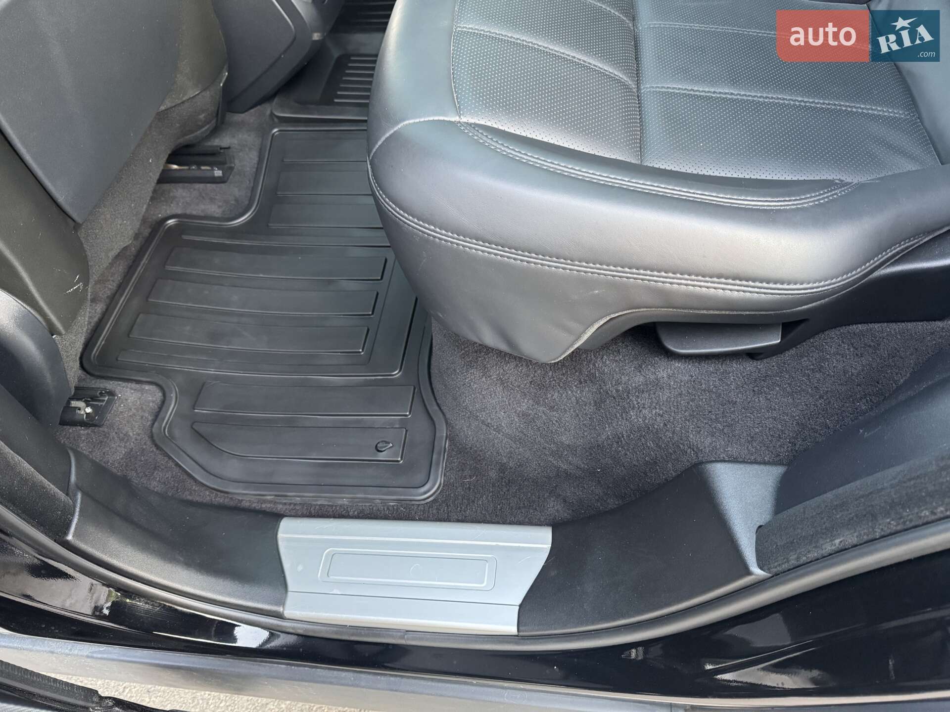 Land Rover Range Rover Sport 2019 VIN SALWR2SU1LA883030 фото оголошення 27 з 32