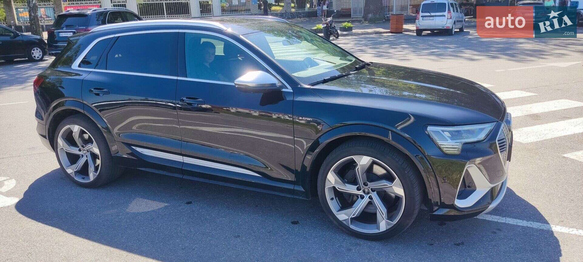 Audi e-tron S 2021 VIN WAUZZZGE9NB016046 фото оголошення 10 з 31
