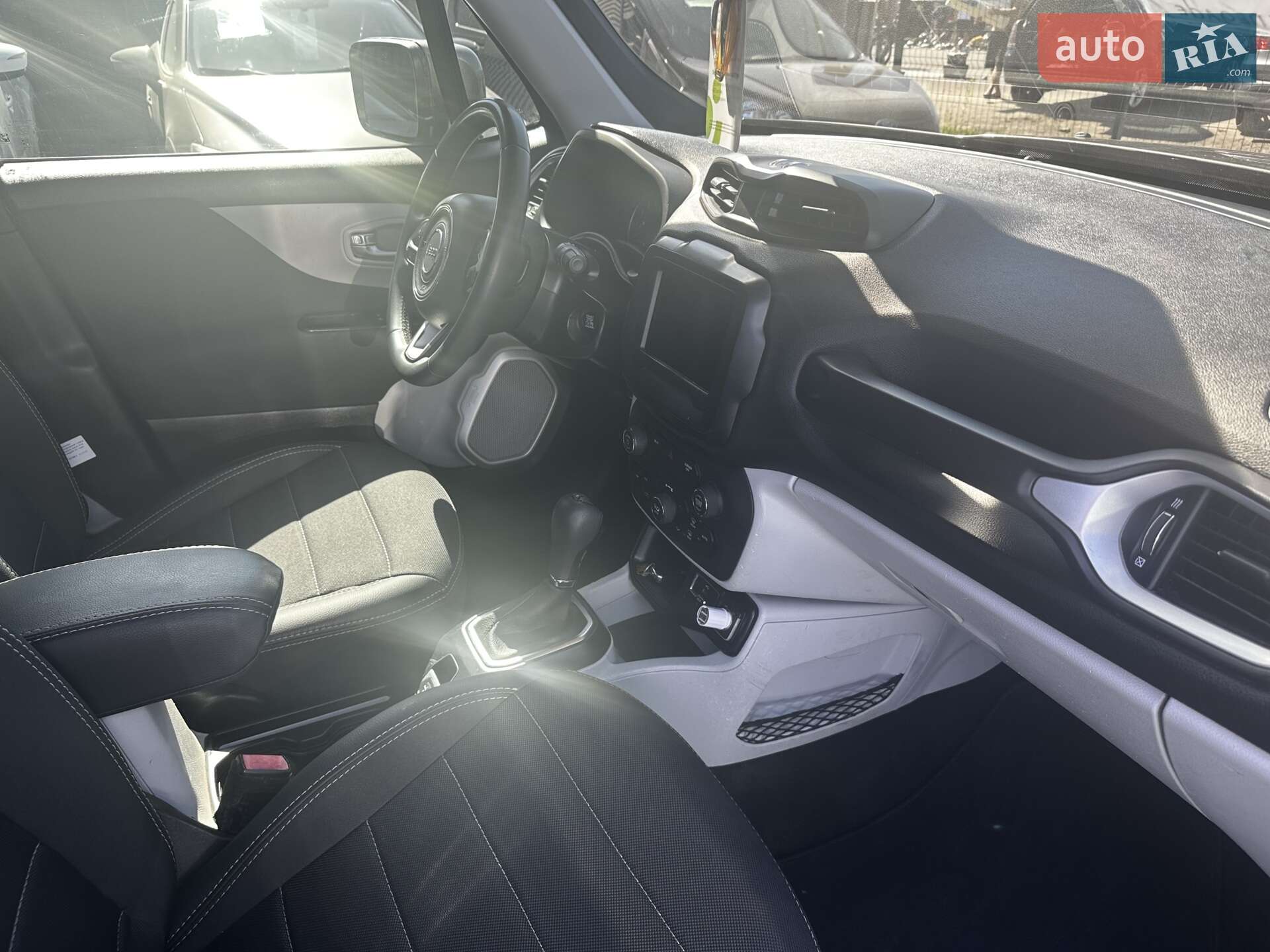 Jeep Renegade 2018 VIN ZACCJABB0JPJ30805 фото оголошення 3 з 18