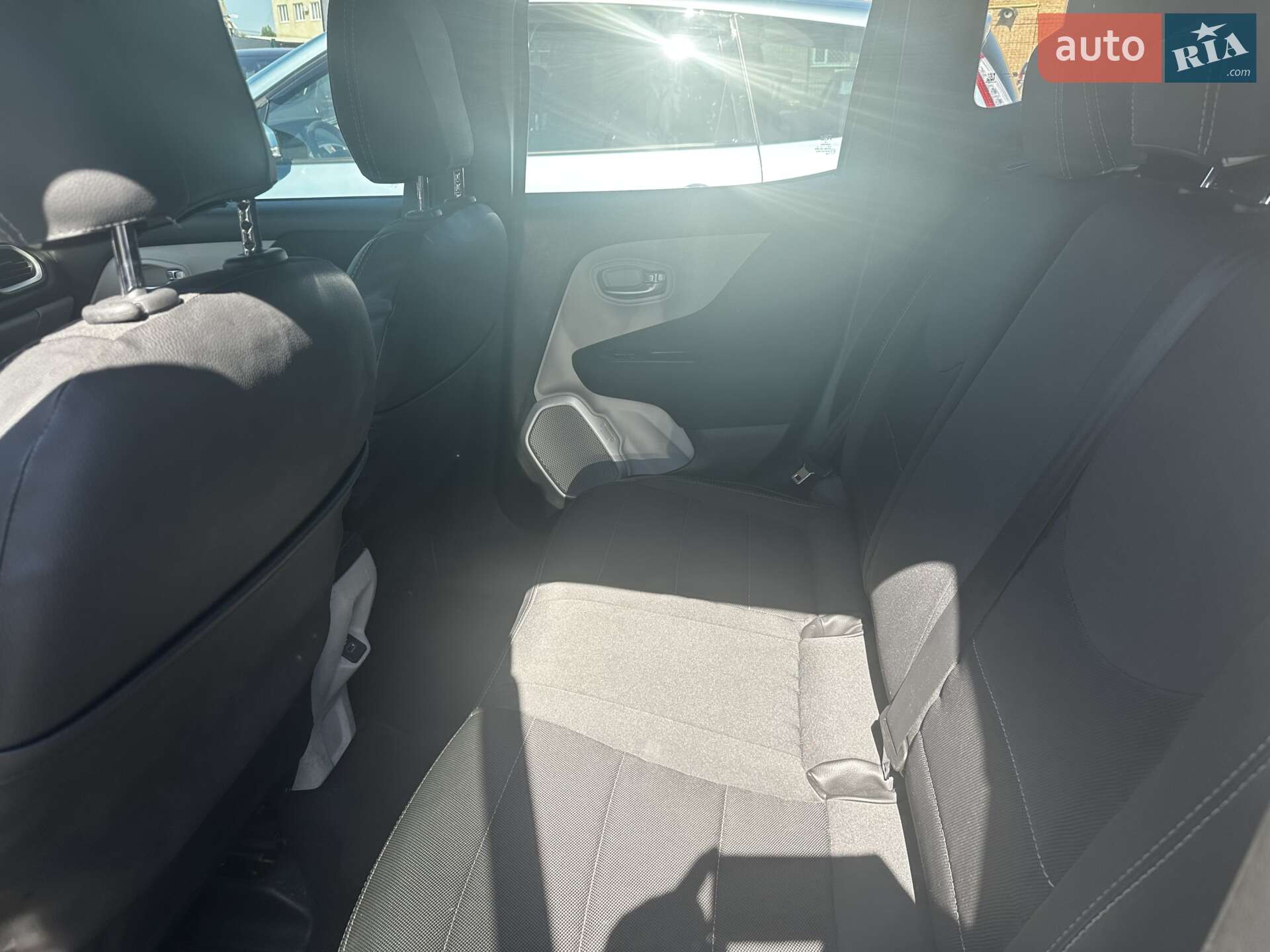 Jeep Renegade 2018 VIN ZACCJABB0JPJ30805 фото оголошення 4 з 18