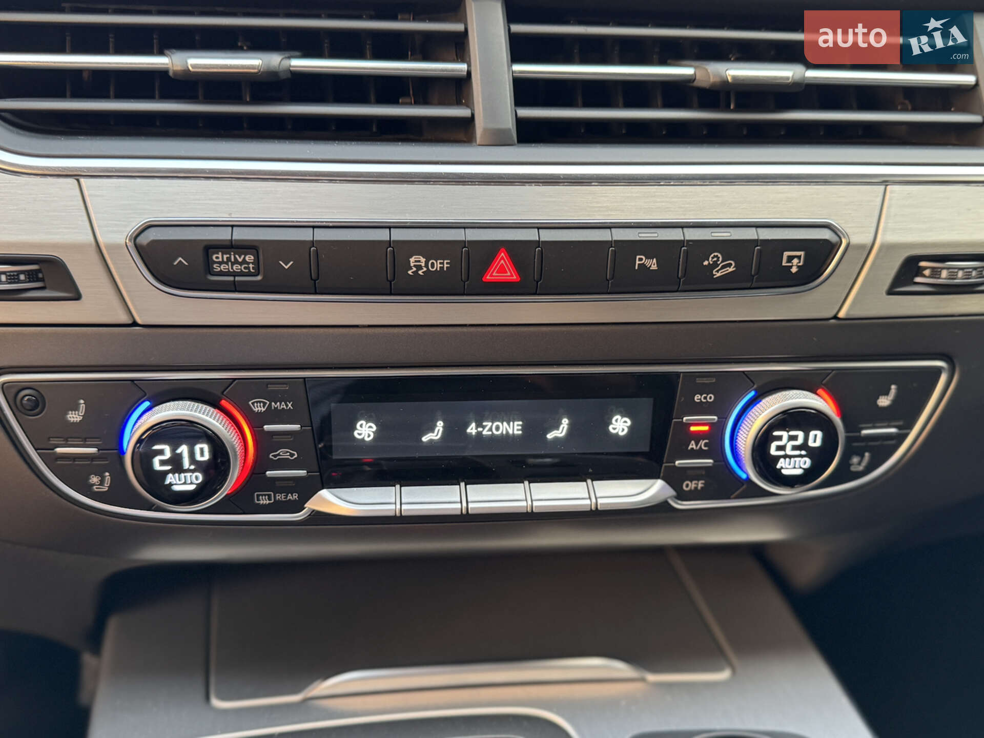 Audi Q7 2015 VIN WAUZZZ4M8GD025663 фото оголошення 29 з 52