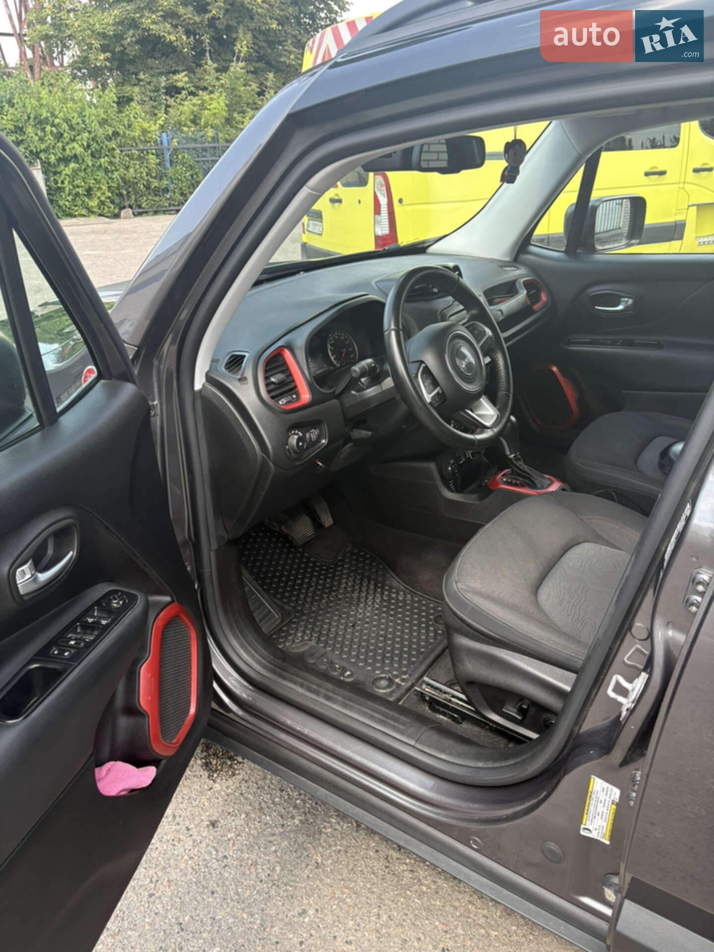 Jeep Renegade 2017 VIN ZACCJBCB3HPF05958 фото оголошення 5 з 19