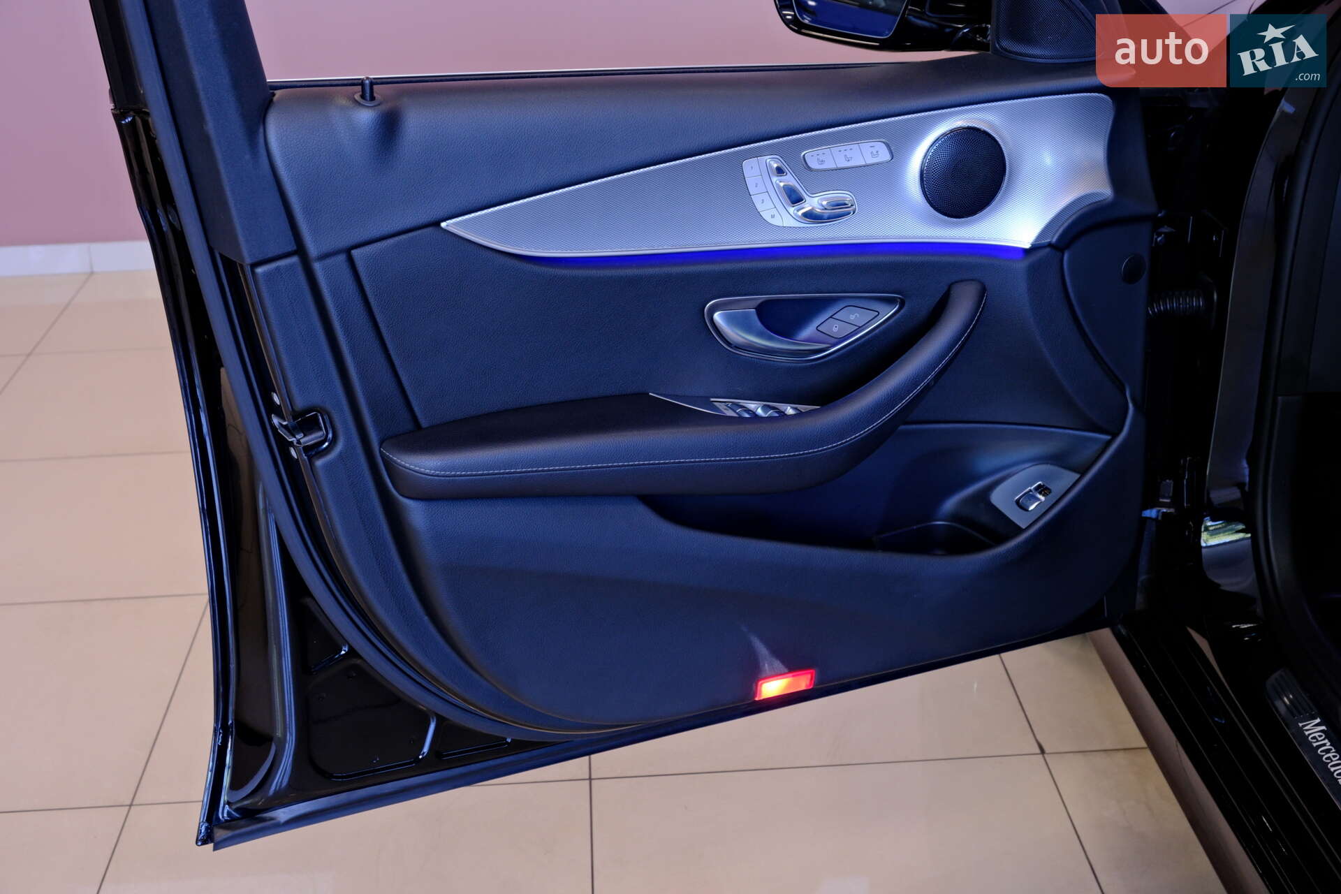Mercedes-Benz E-Class 2017 VIN WDDZF3DB6HA256707 фото оголошення 48 з 71