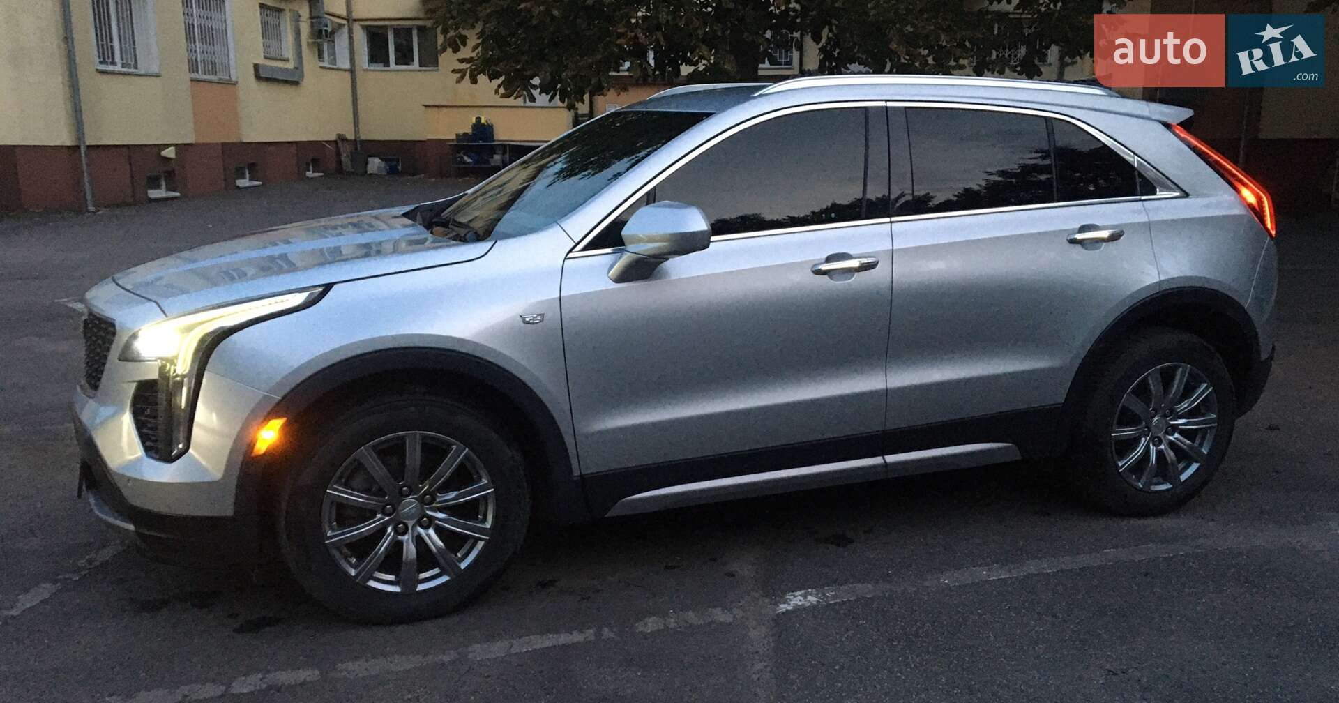 Cadillac XT4 2020 VIN 1GYFZCR41LF099236 фото оголошення 3 з 35