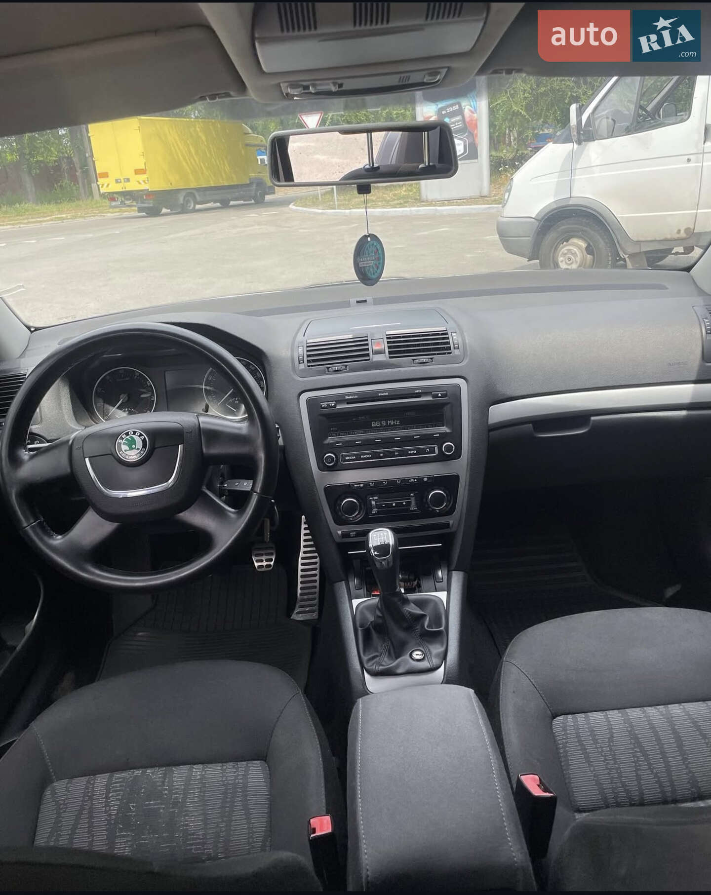 Skoda Octavia 2010 VIN TMBBK41Z7BB153165 фото оголошення 8 з 12