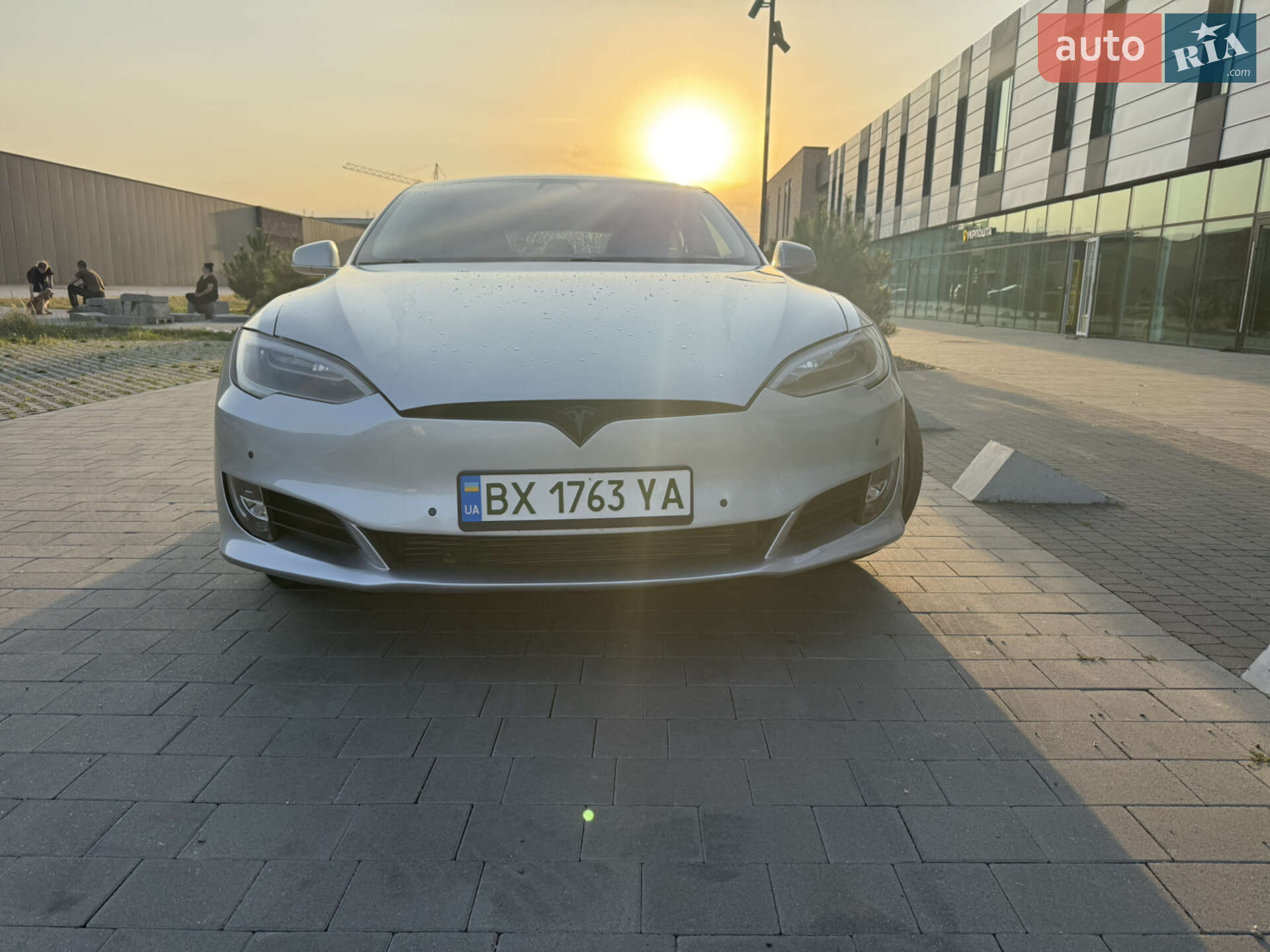 Tesla Model S 2017 VIN 5YJSA1E21HF194024 фото оголошення 2 з 13