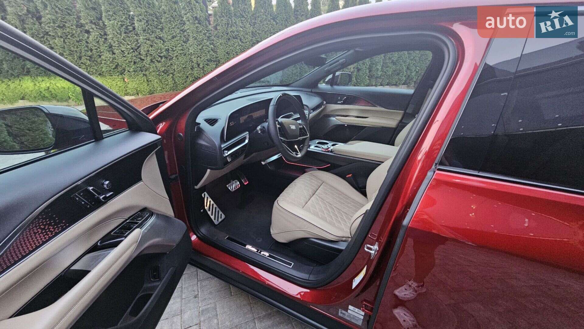 Cadillac Lyriq 2024 VIN 1GYKPWRK3RZ138114 фото оголошення 9 з 57