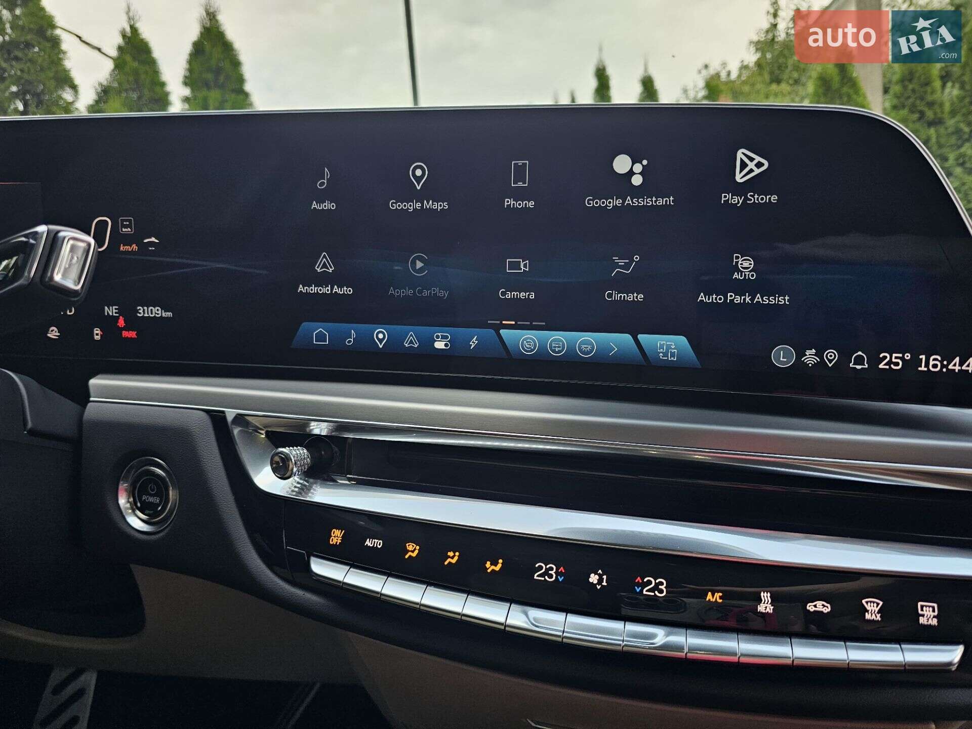Cadillac Lyriq 2024 VIN 1GYKPWRK3RZ138114 фото оголошення 41 з 57