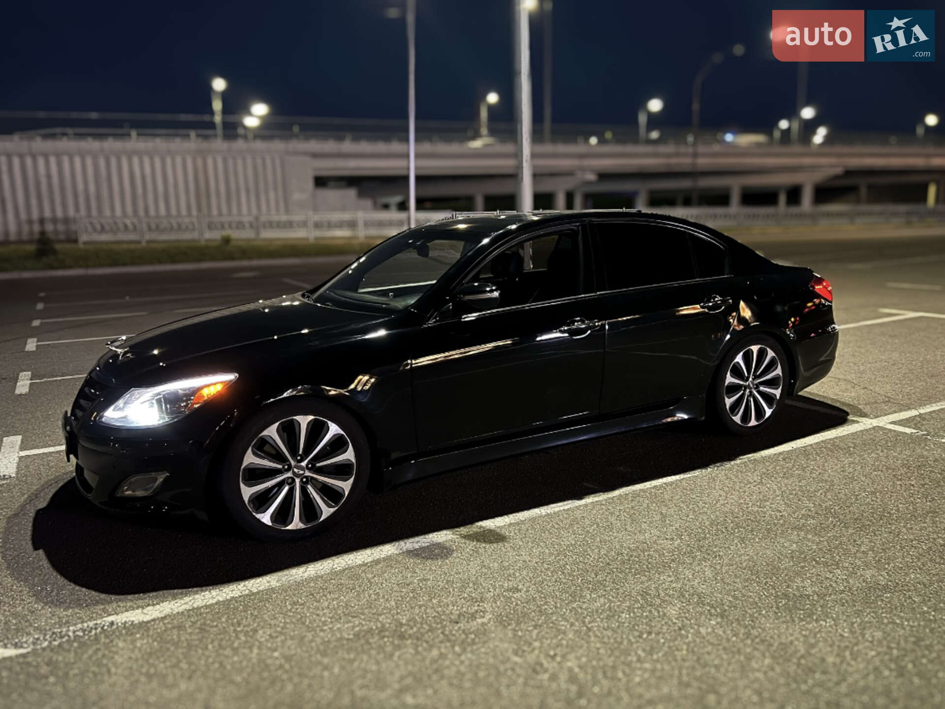 Hyundai Genesis 2011 VIN KMHGC4DH1CU162743 фото оголошення 5 з 13