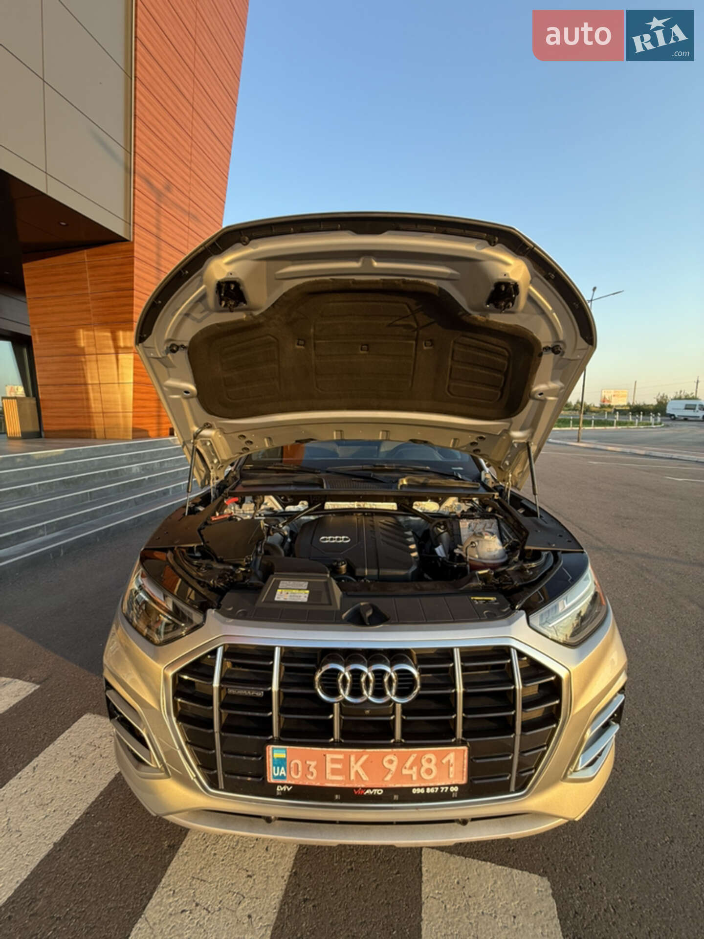 Audi Q5 2020 VIN WA1BAAFY1M2018875 фото оголошення 18 з 22