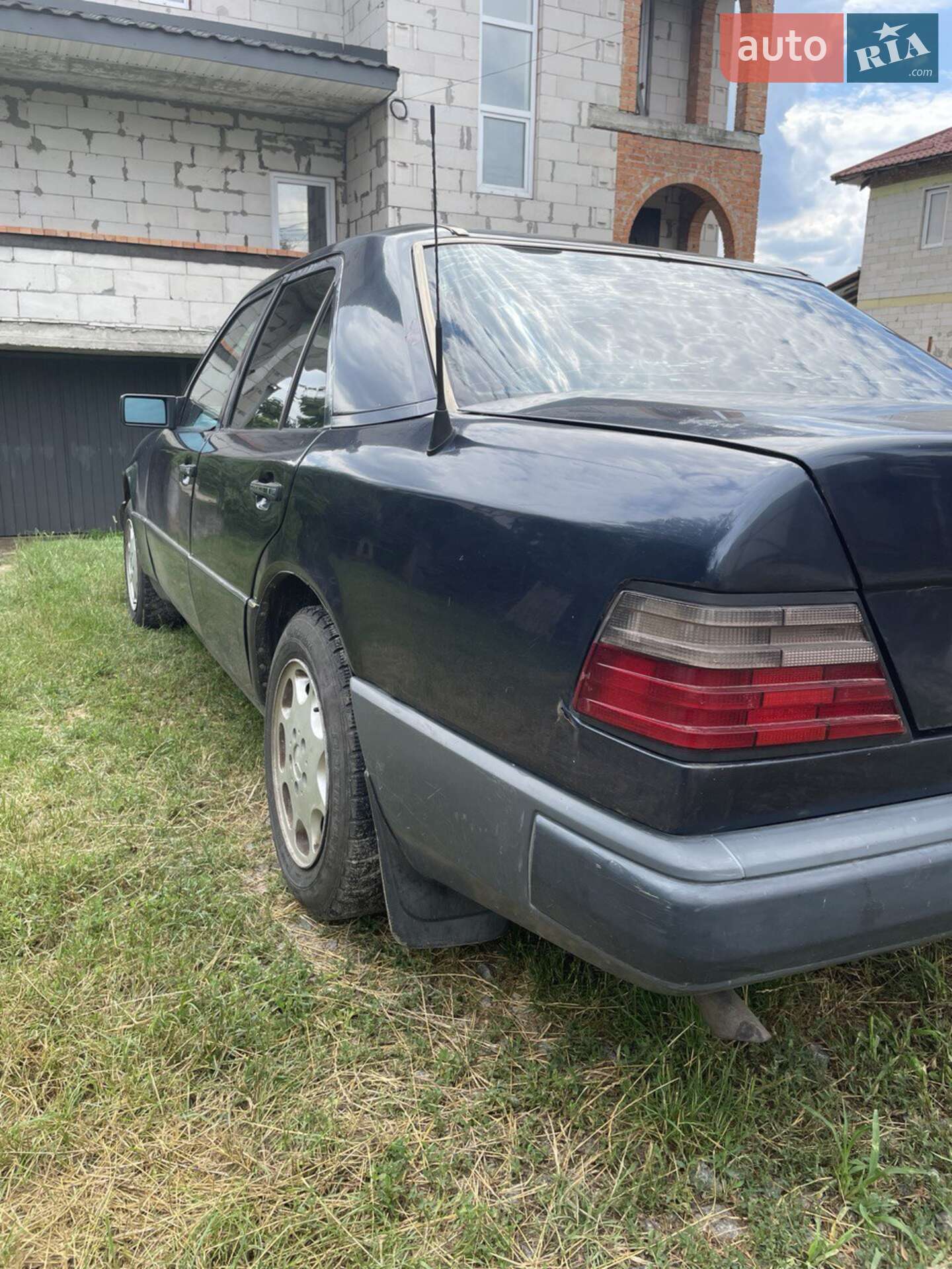 Mercedes-Benz E-Class 1994 VIN WDB1240221J057556 фото оголошення 13 з 26