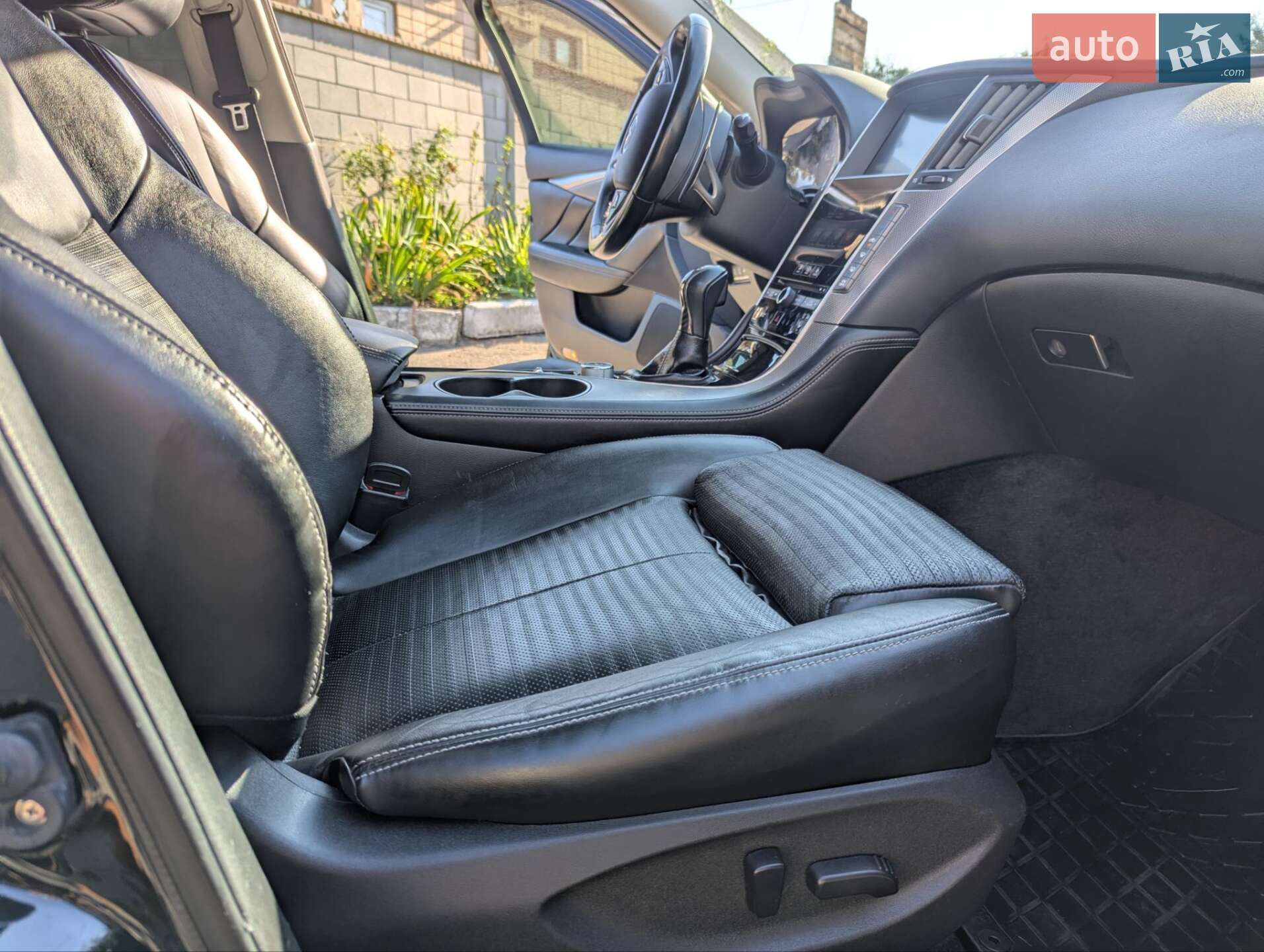Infiniti Q50 2015 VIN JN1BDAV37U0203159 фото оголошення 19 з 56