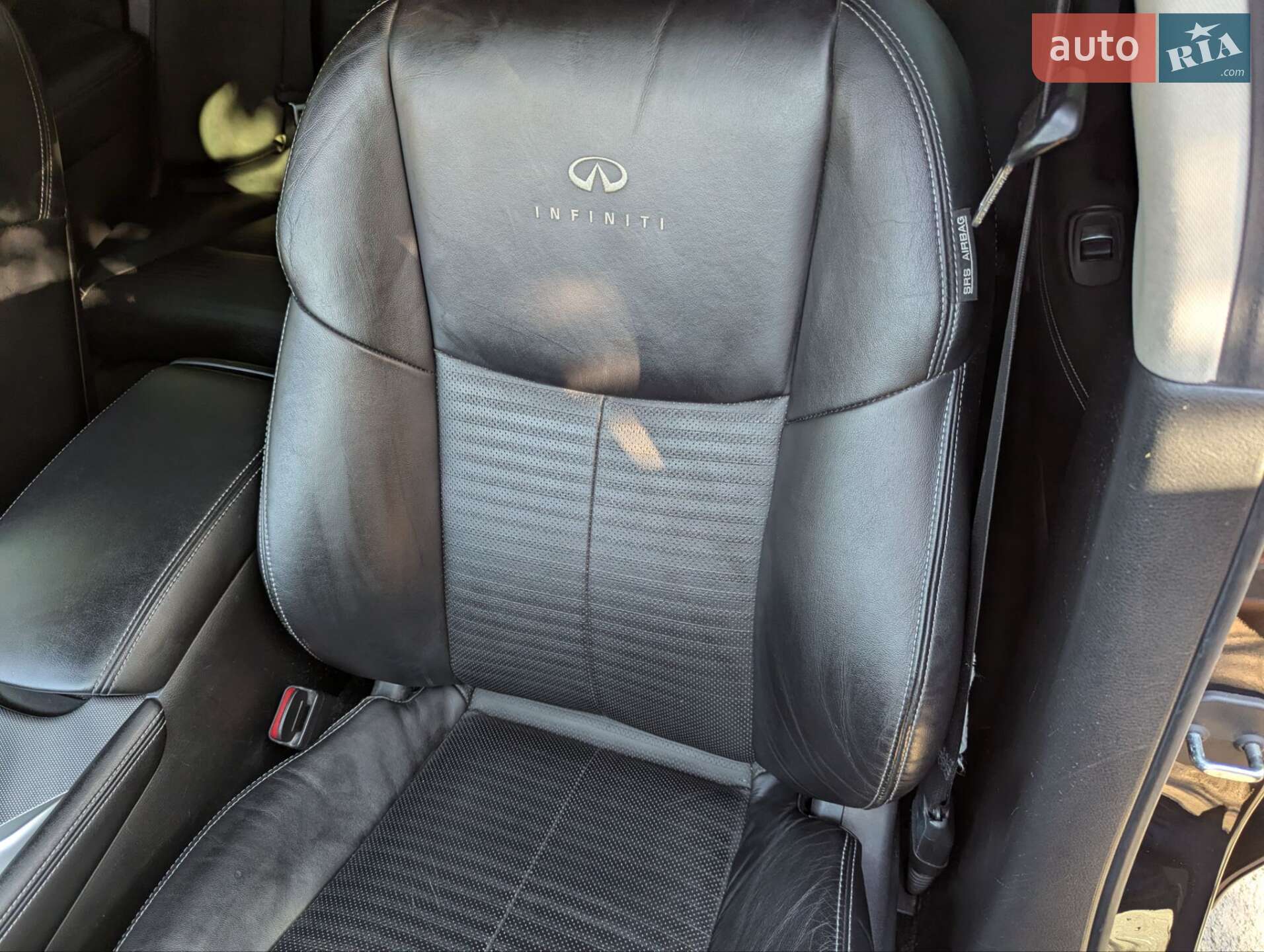 Infiniti Q50 2015 VIN JN1BDAV37U0203159 фото оголошення 31 з 56