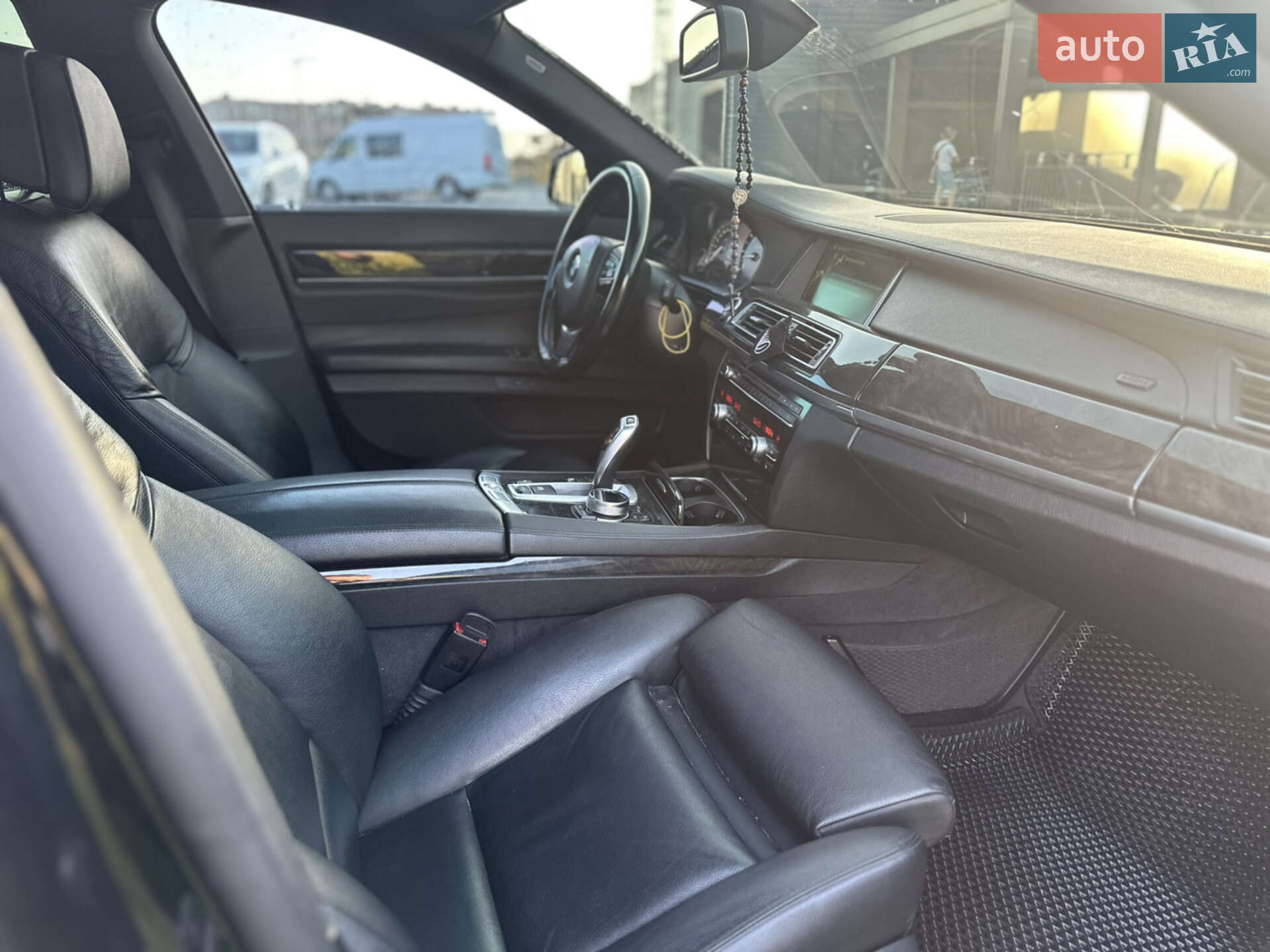 BMW 7 Series 2012 VIN WBAYA6C55DC995192 фото оголошення 12 з 15