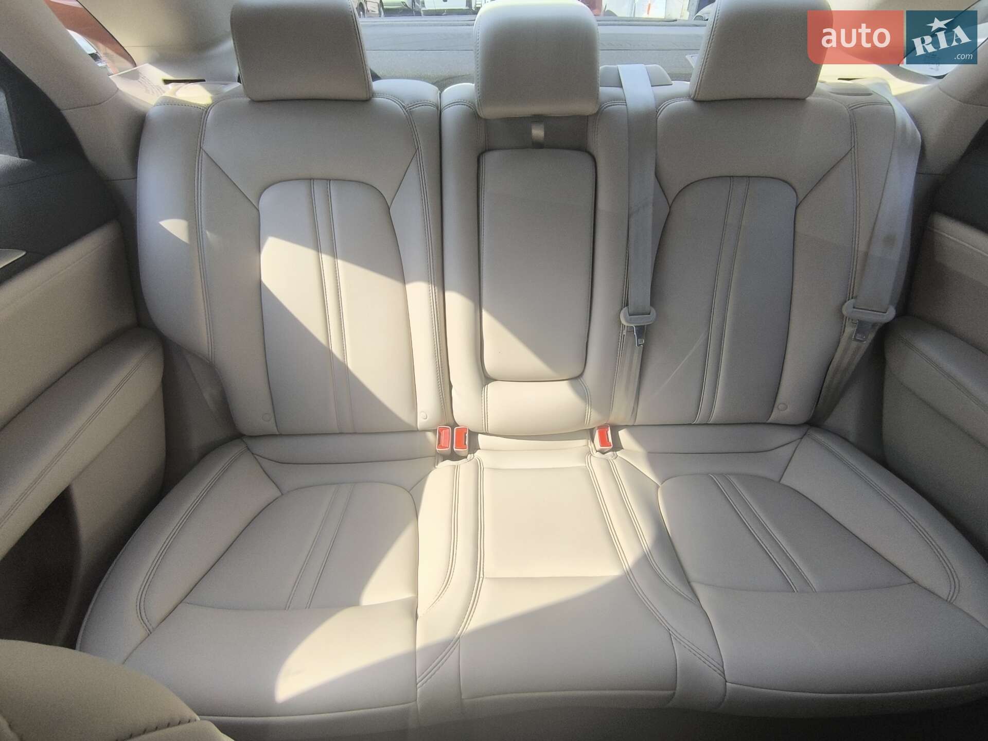 Lincoln MKZ 2019 VIN 3LN6L5A96KR633676 фото оголошення 14 з 38