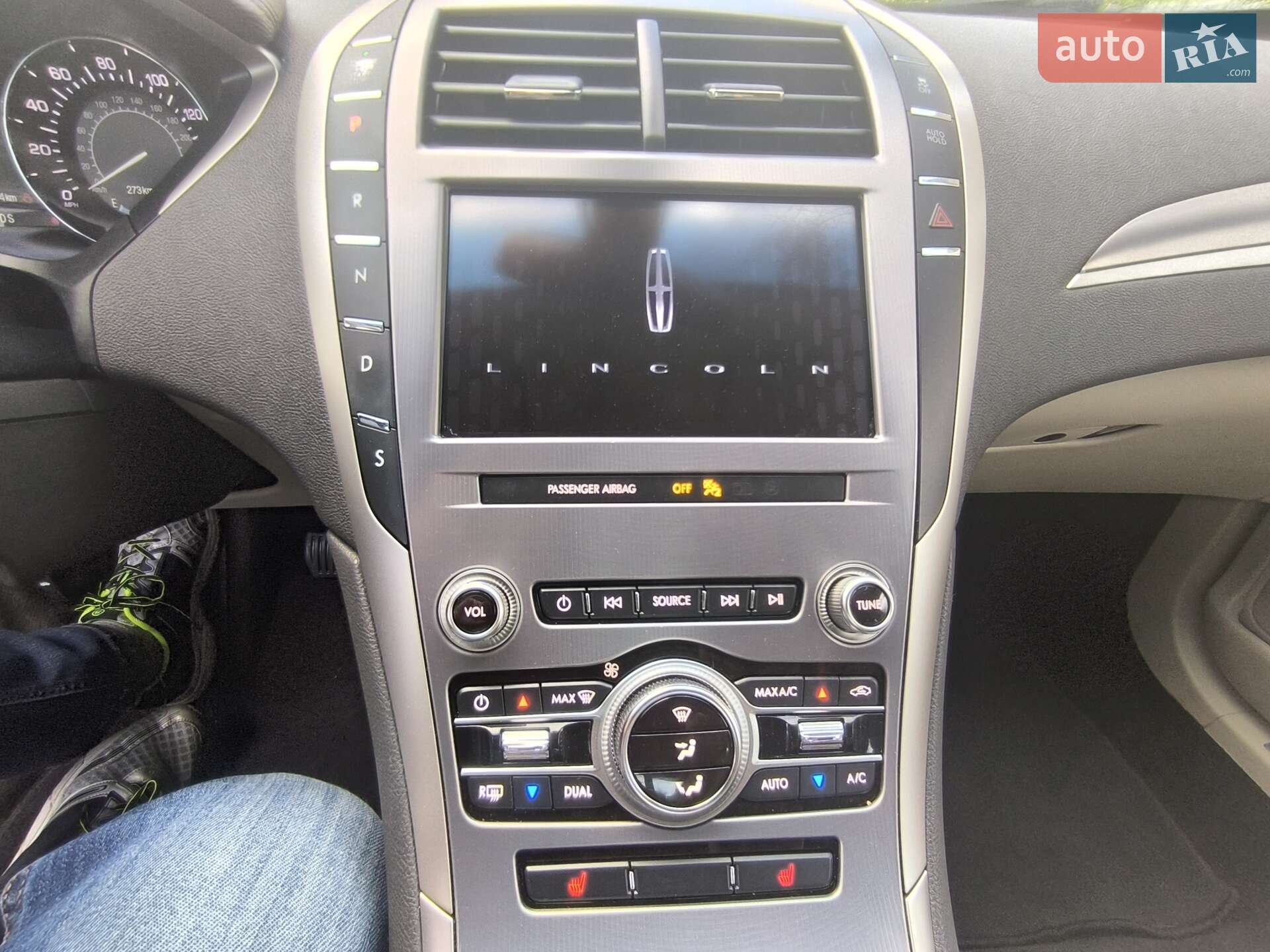 Lincoln MKZ 2019 VIN 3LN6L5A96KR633676 фото оголошення 16 з 38