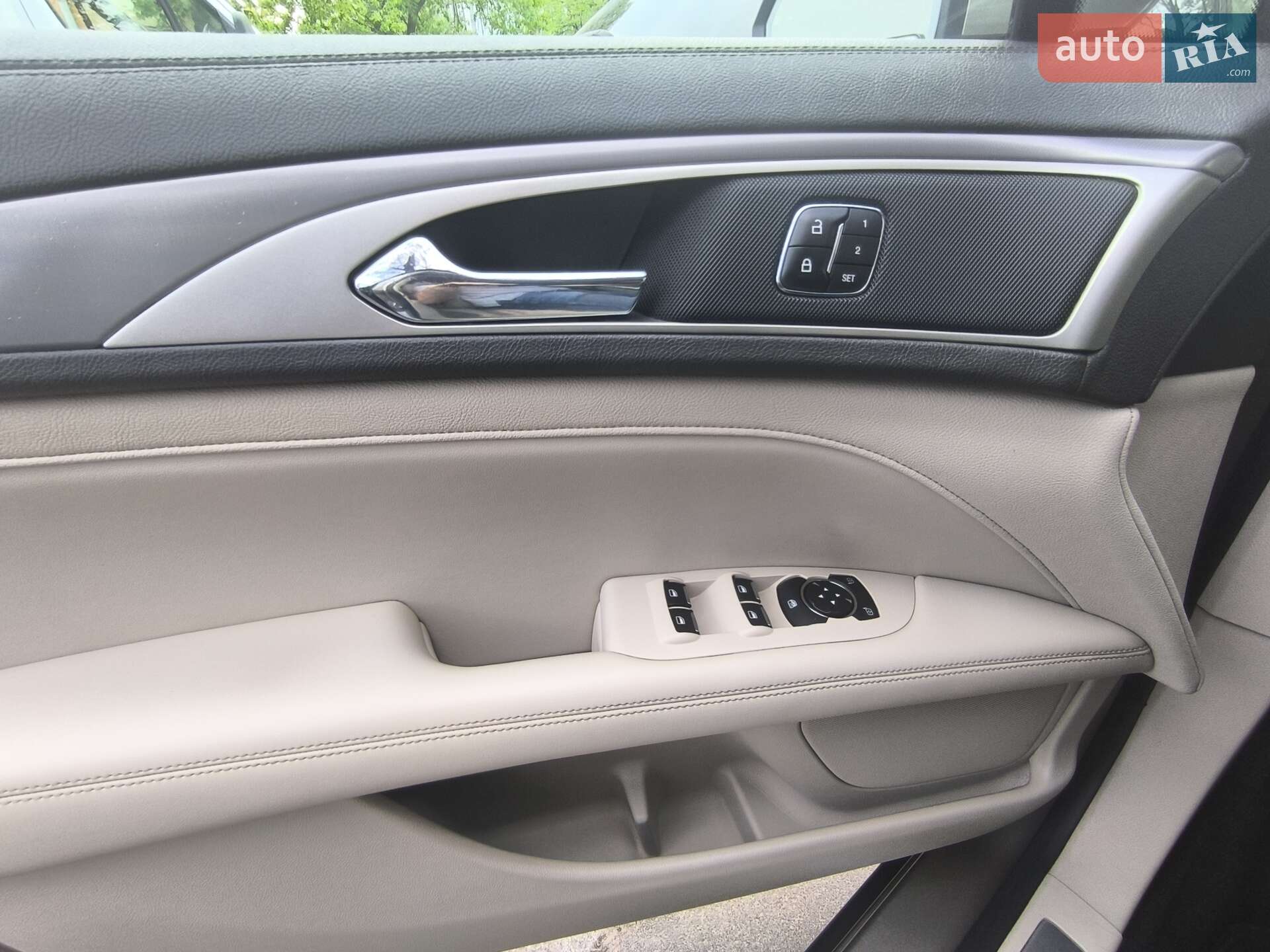 Lincoln MKZ 2019 VIN 3LN6L5A96KR633676 фото оголошення 17 з 38